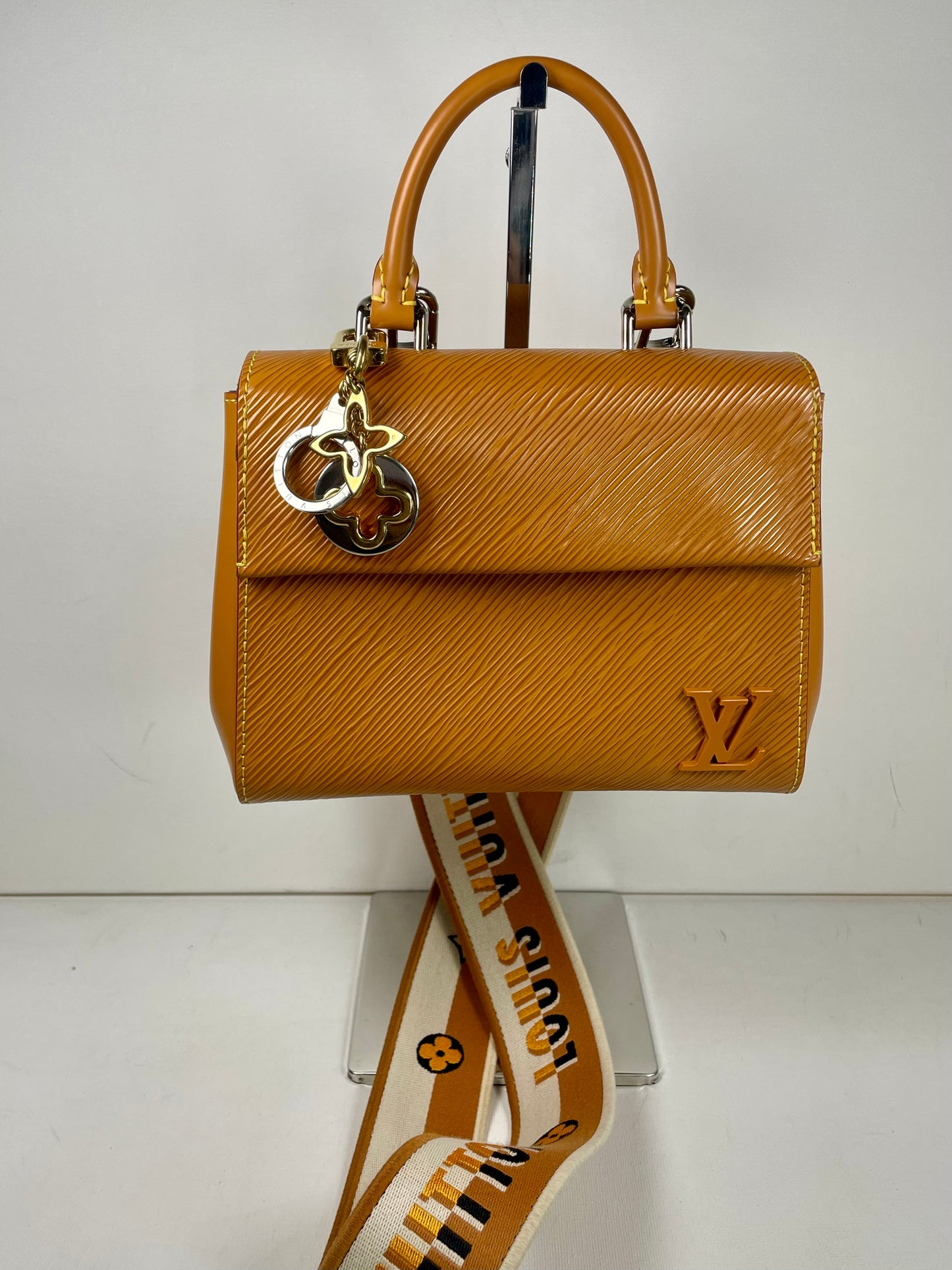 Preloved Louis Vuitton Cluny Shoulder Bag, Mini