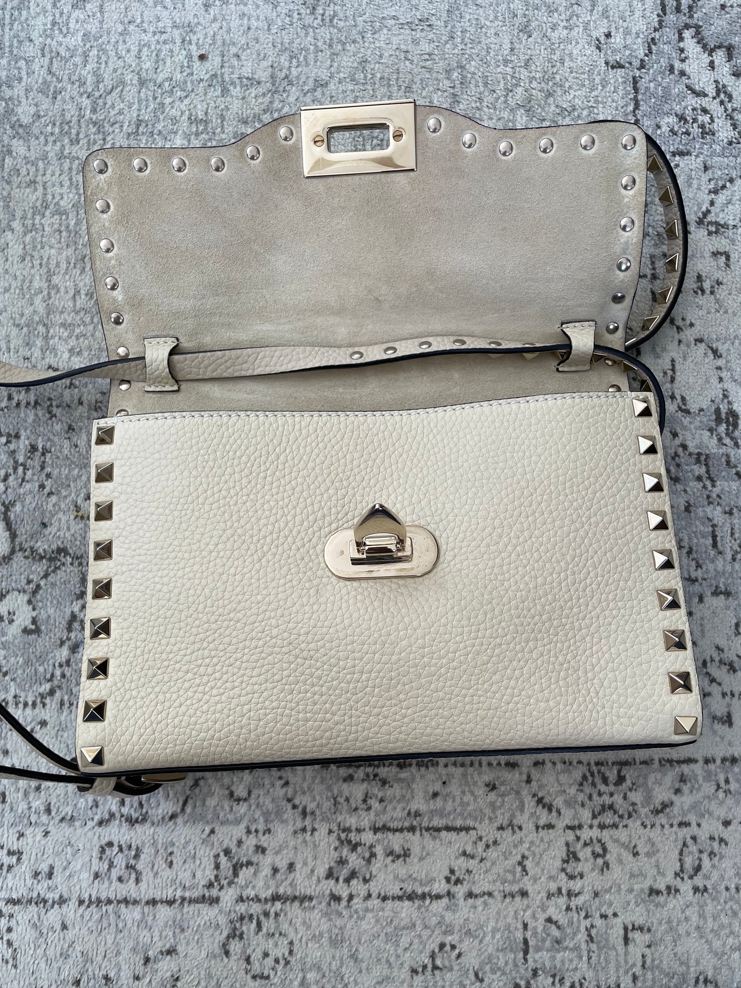 Preloved Valentino Garavani Rockstud Soft Shoulder Bag, Medium