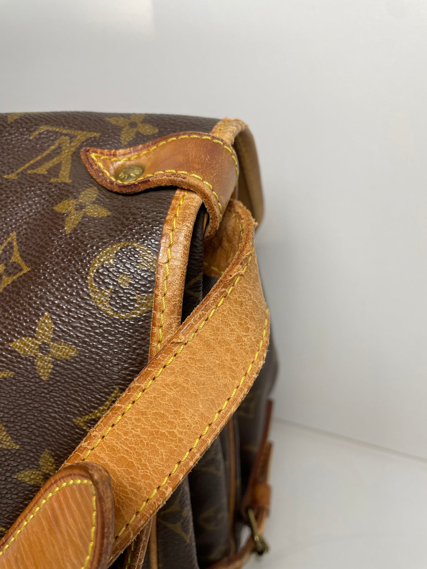 Preloved Vintage Louis Vuitton Saumur 35 Messenger Bag, large
