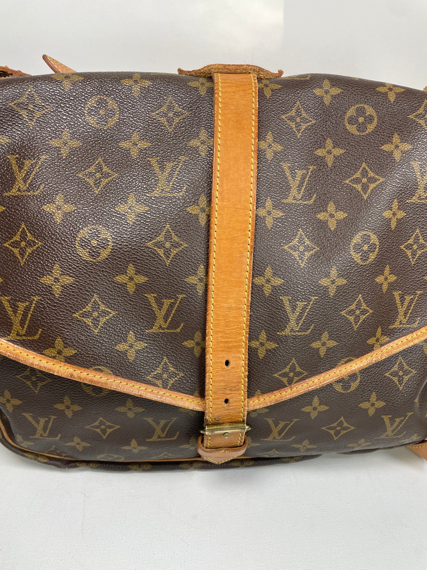 Preloved Vintage Louis Vuitton Saumur 35 Messenger Bag, large