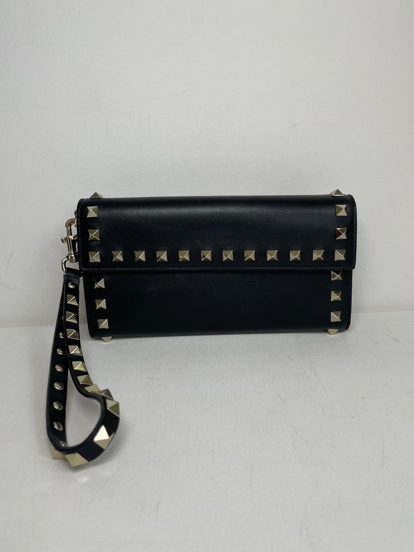 Preloved Valentino Garavani Rockstud Wristlet Wallet