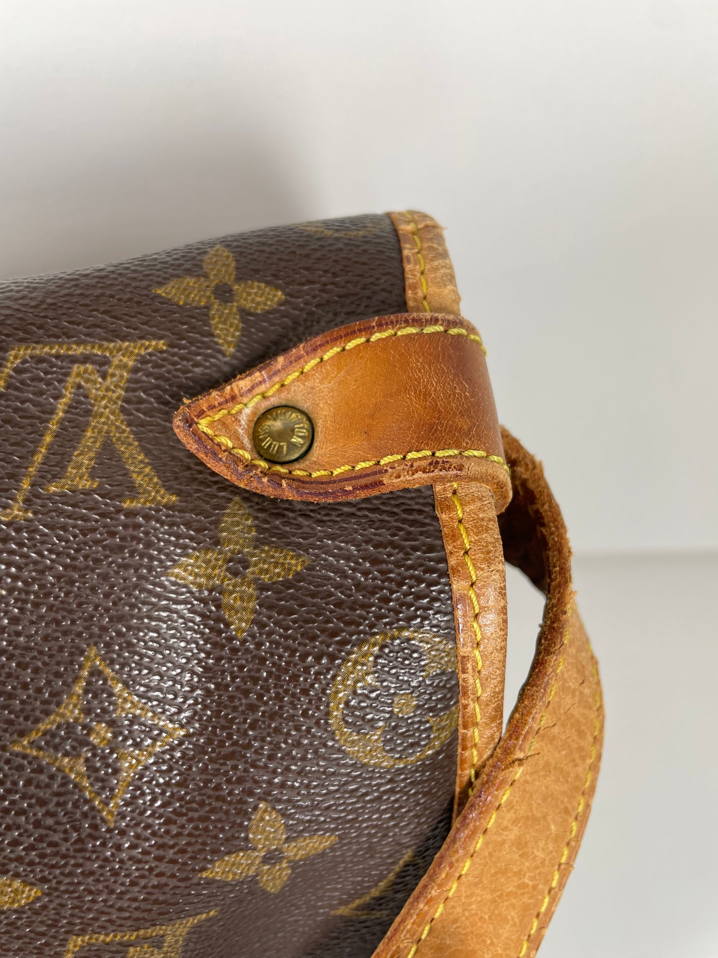 Preloved Vintage Louis Vuitton Saumur 35 Messenger Bag, large