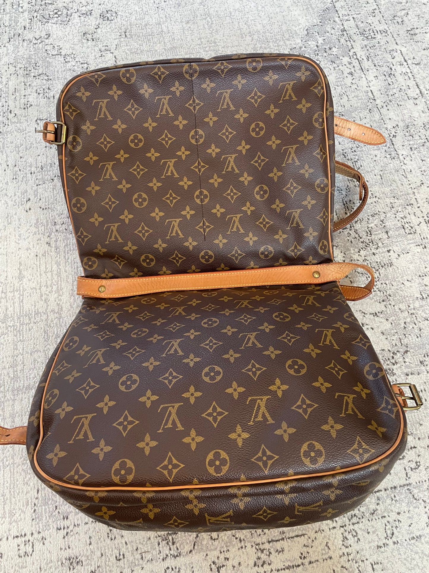 Preloved Vintage Louis Vuitton Saumur 35 Messenger Bag, large