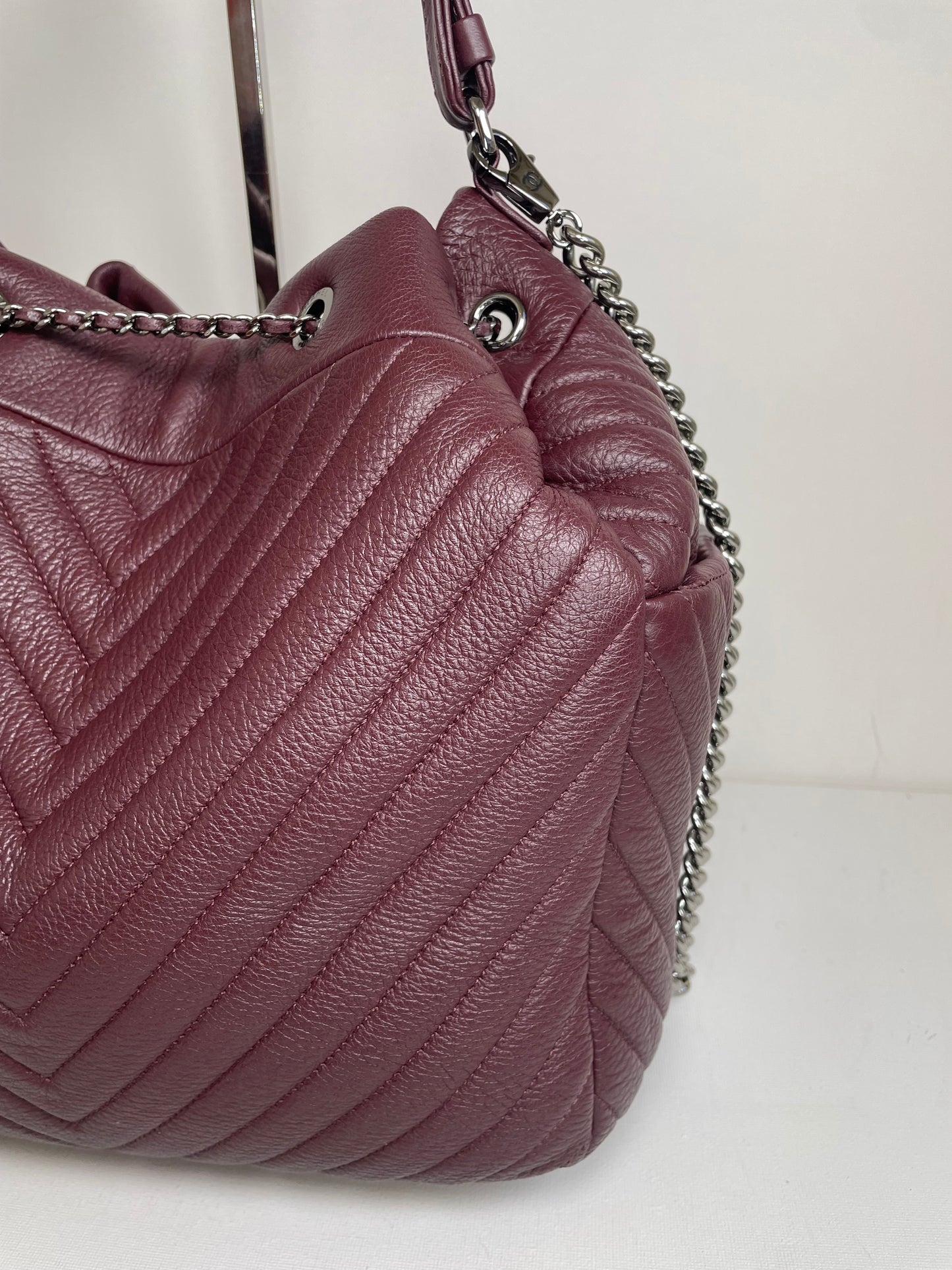 Preloved Chanel CC Gabriel Chevron Bucket Bag, Large