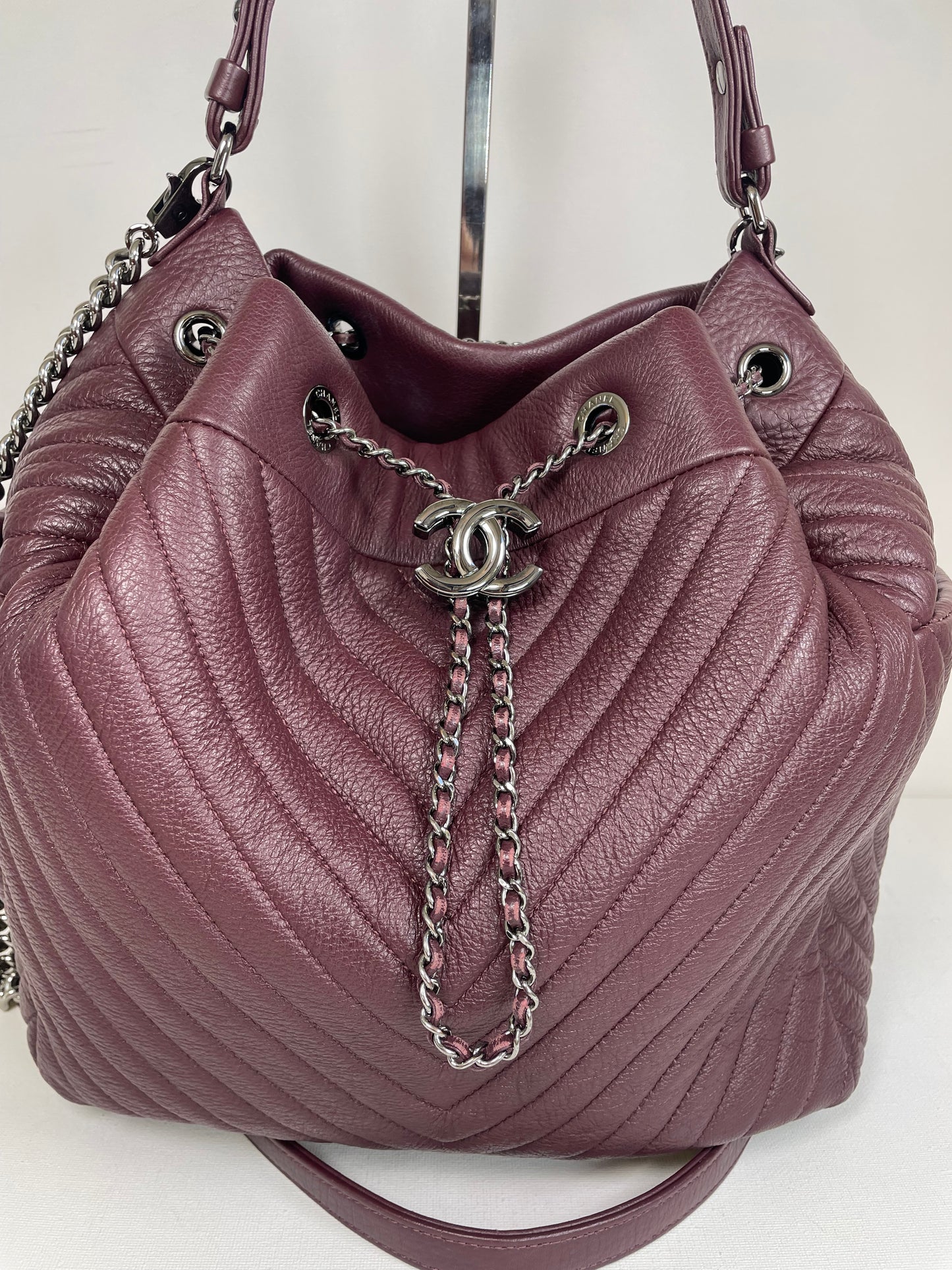 Preloved Chanel CC Gabriel Chevron Bucket Bag, Large