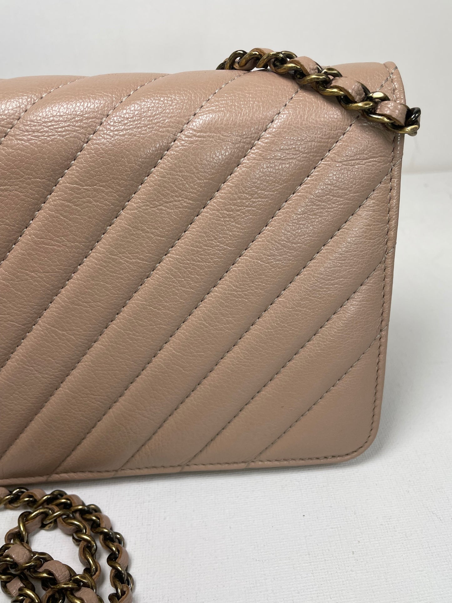 Preloved Chanel Diagonal Quilted Wallet On Chain, WOC