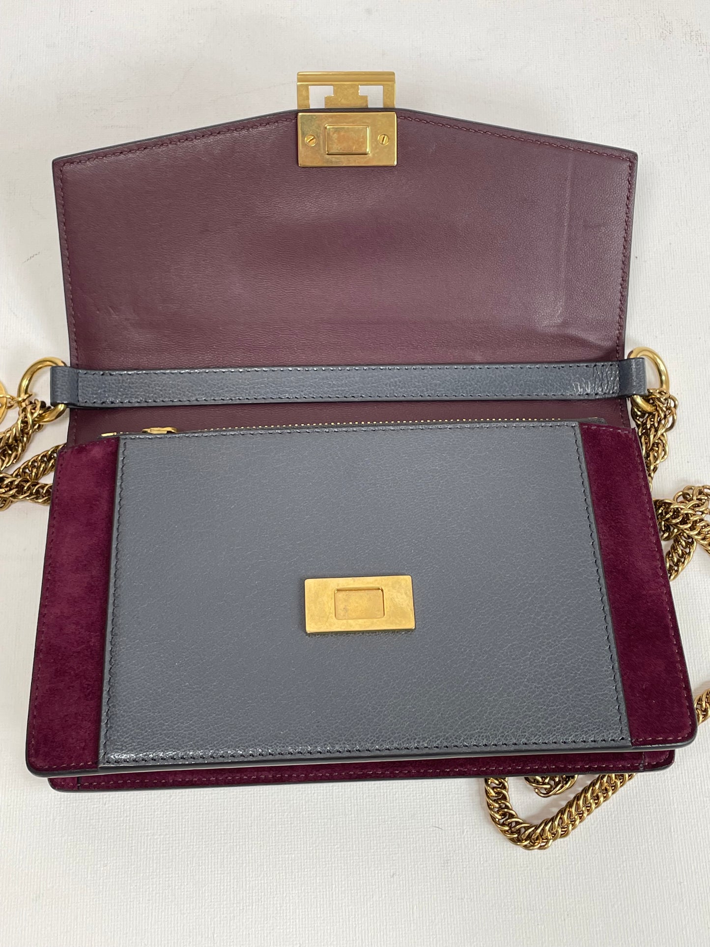 Preloved Givenchy GV3 Wallet on Chain