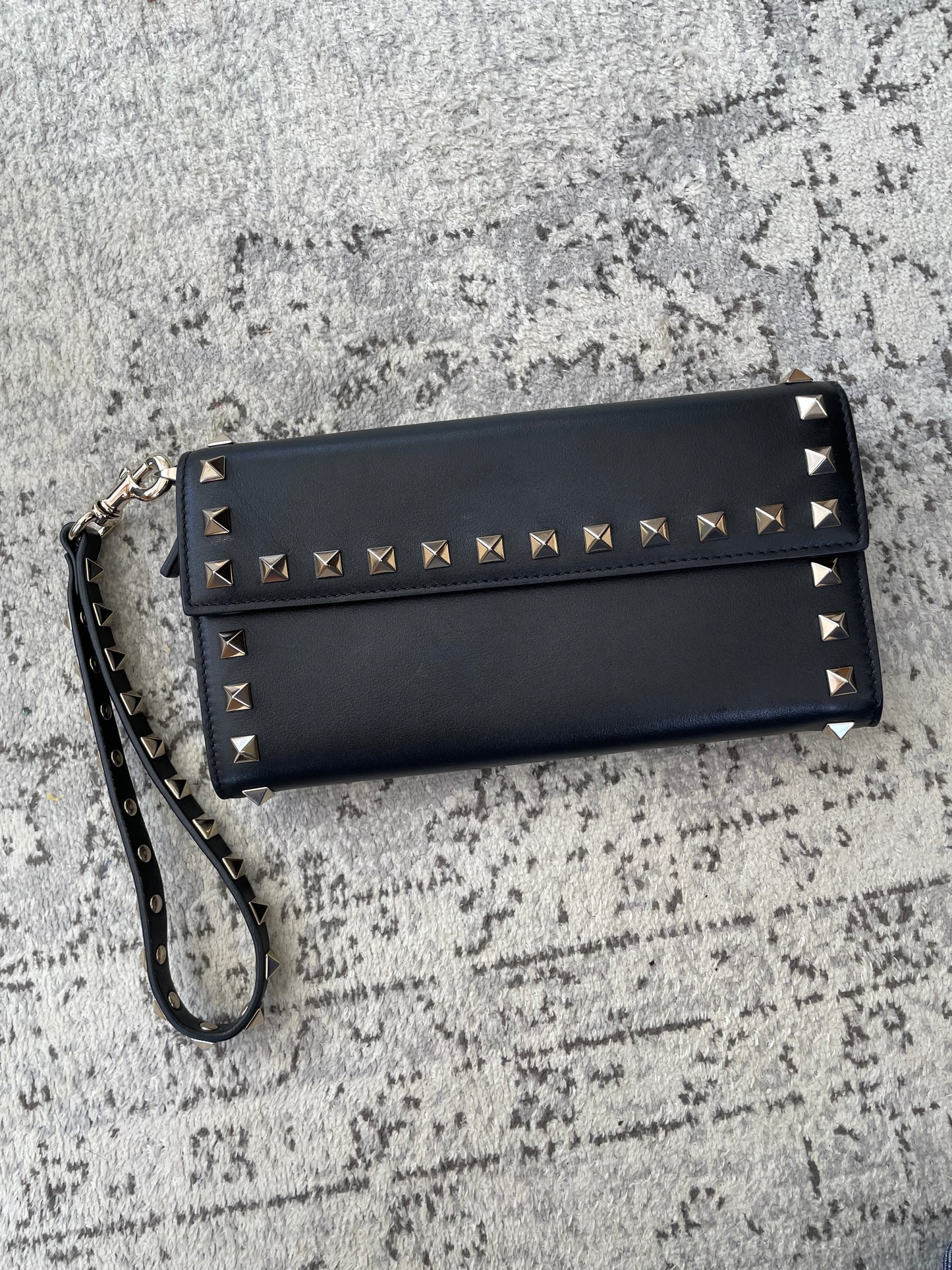 Preloved Valentino Garavani Rockstud Wristlet Wallet