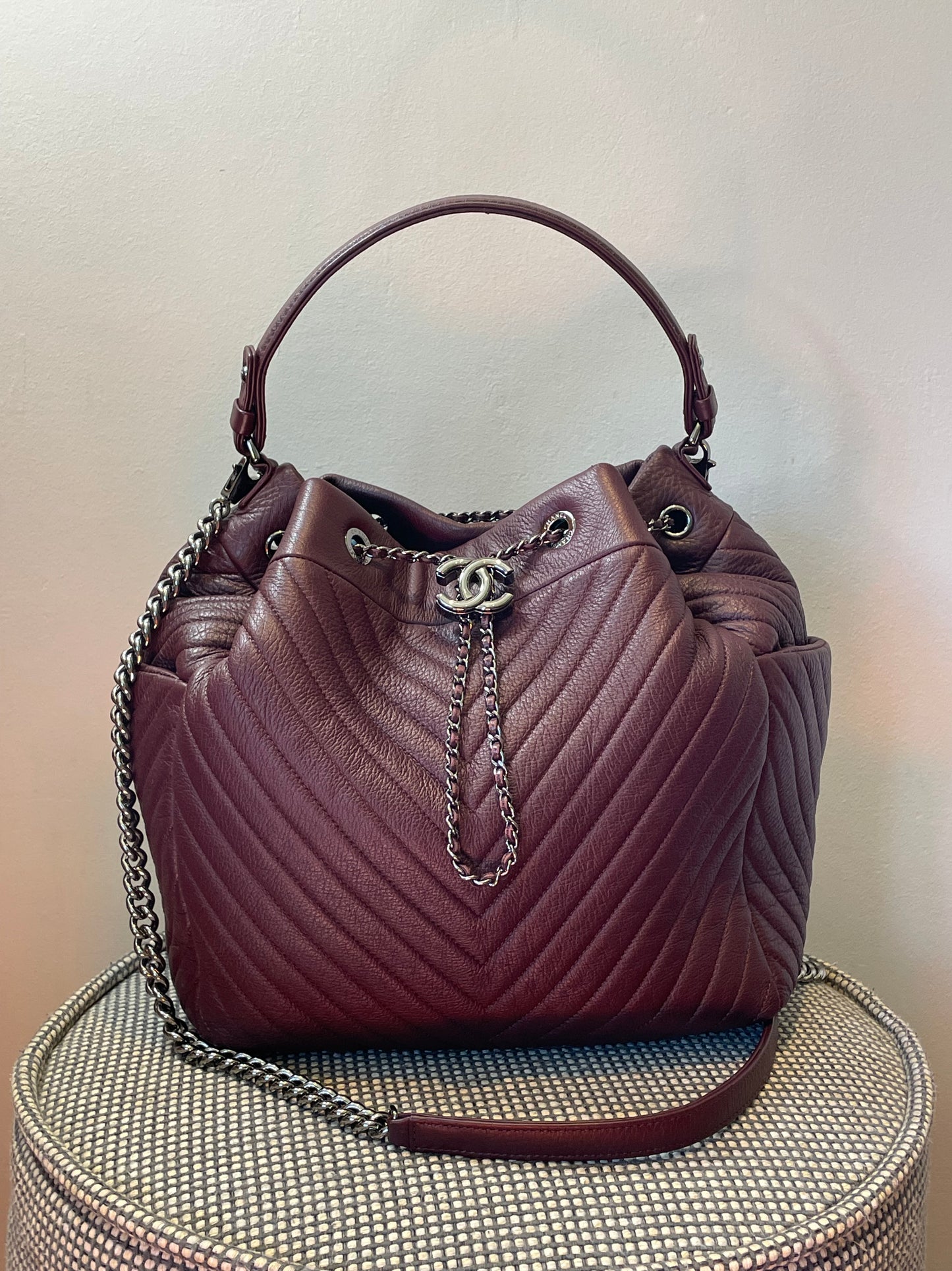 Preloved Chanel CC Gabriel Chevron Bucket Bag, Large