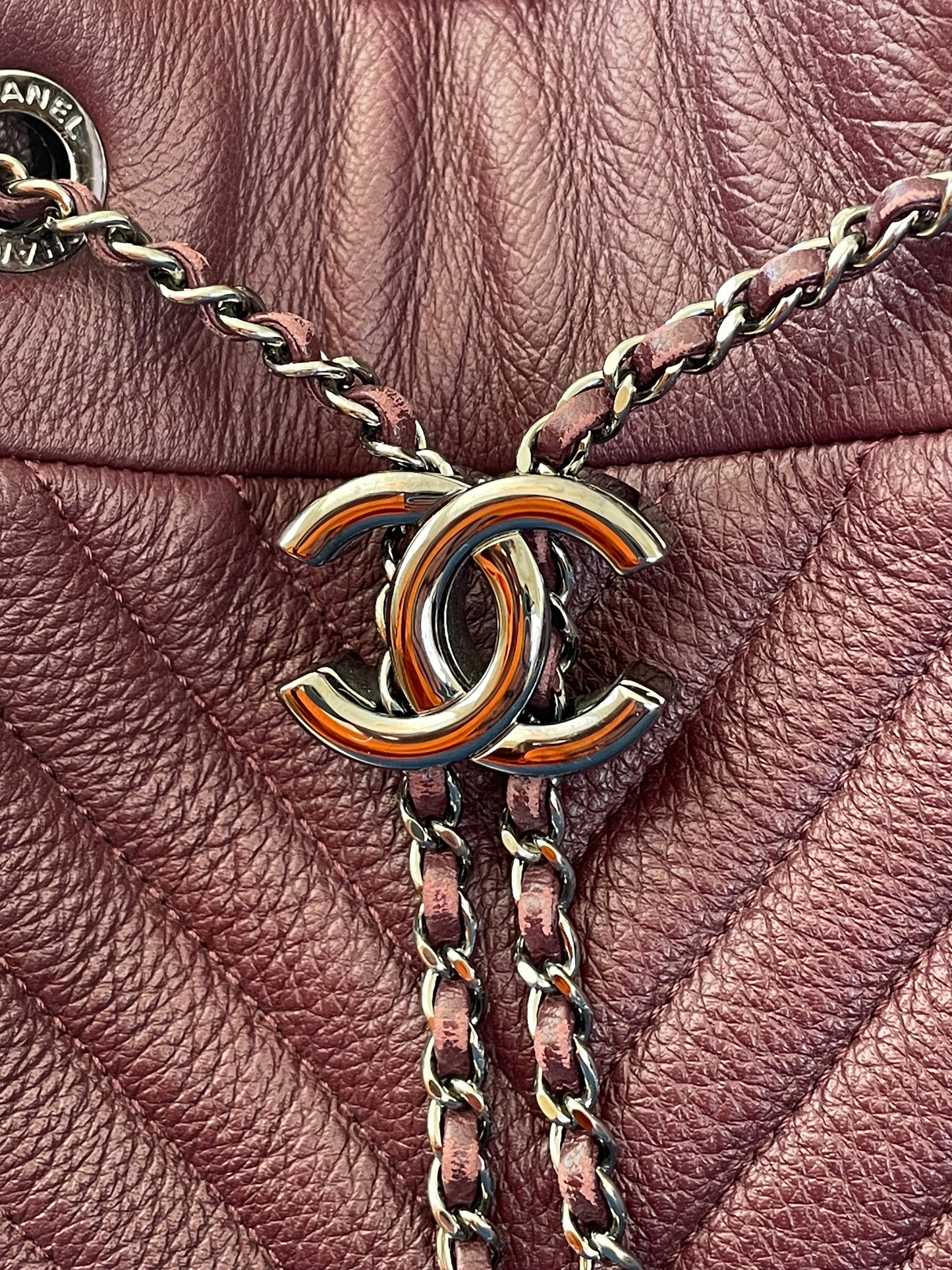 Preloved Chanel CC Gabriel Chevron Bucket Bag, Large