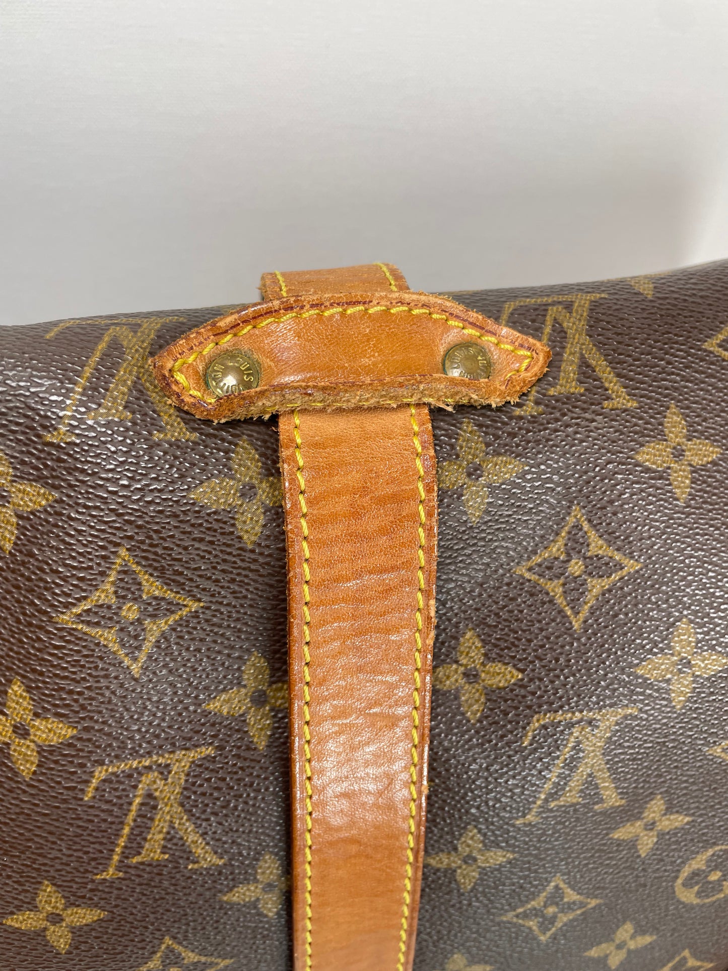 Preloved Vintage Louis Vuitton Saumur 35 Messenger Bag, large