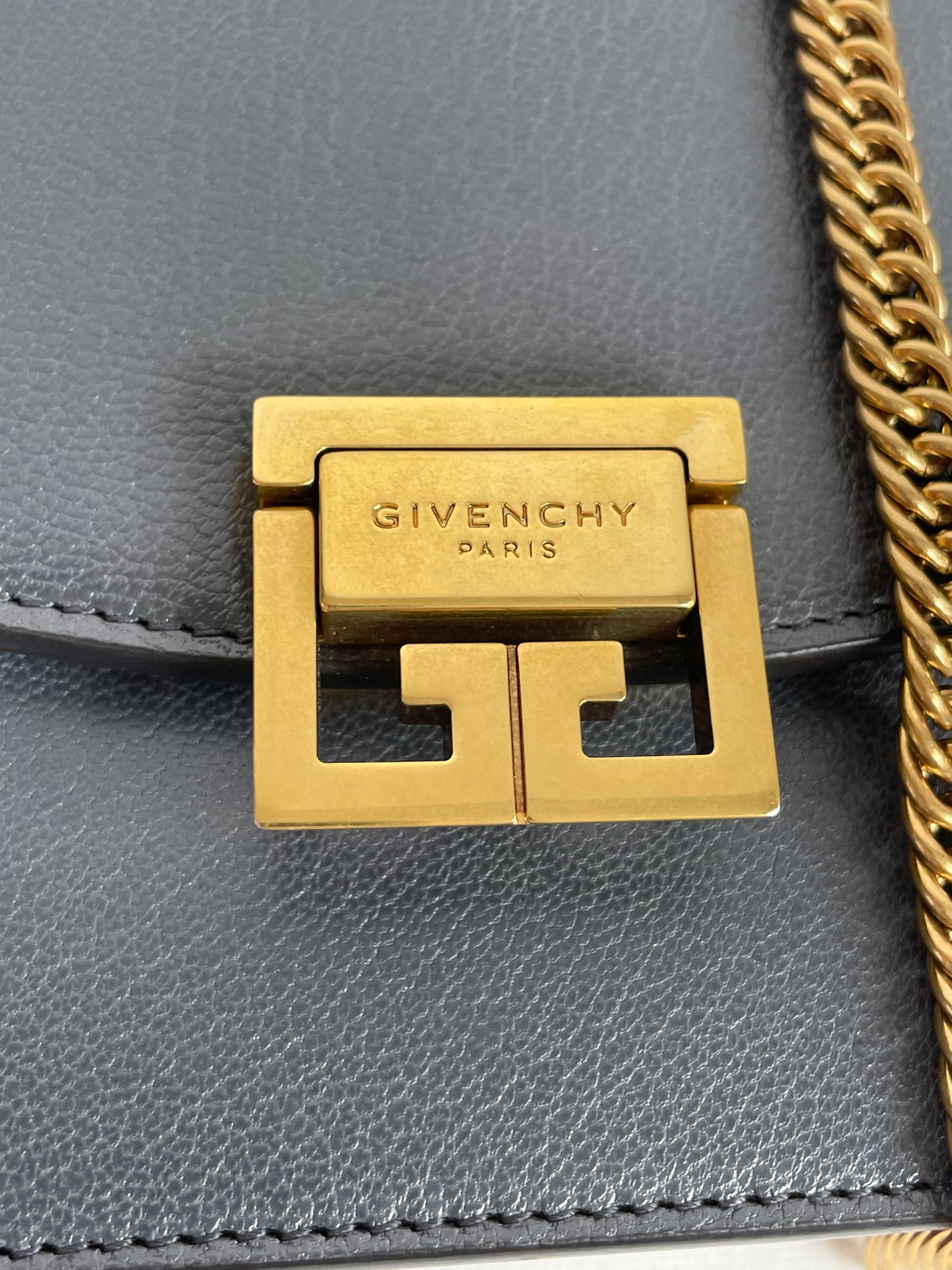 Preloved Givenchy GV3 Wallet on Chain