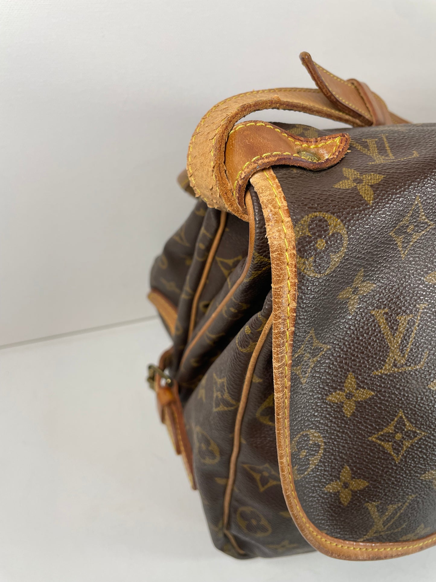 Preloved Vintage Louis Vuitton Saumur 35 Messenger Bag, large