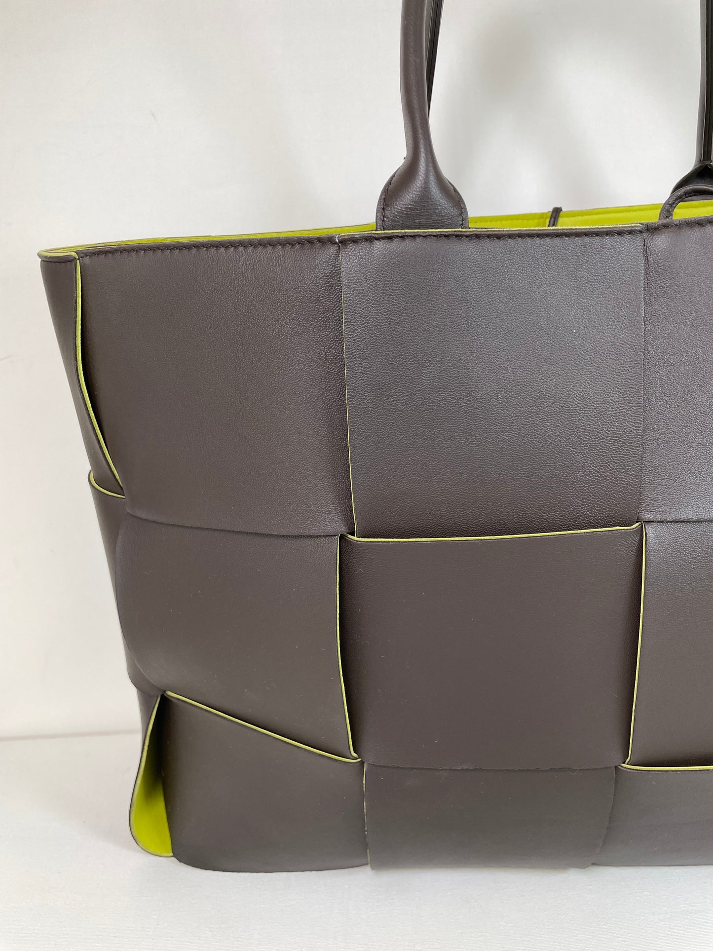 Preloved Bottega Veneta Maxi Intrecciato Arco Tote, Large