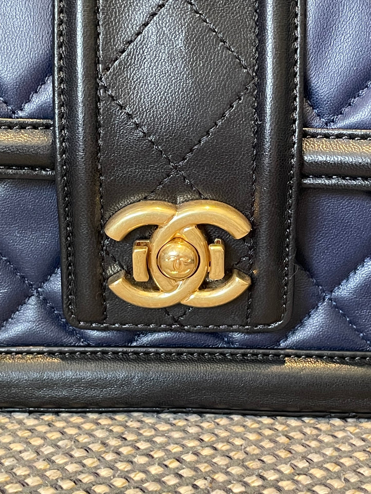 Preloved Chanel Lambskin Quilted Elegant CC Flap, Medium
