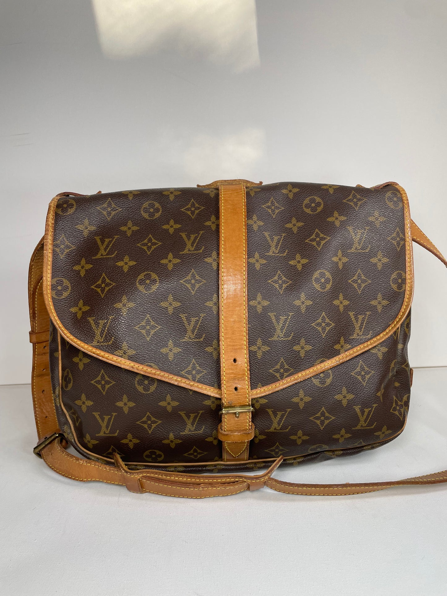 Preloved Vintage Louis Vuitton Saumur 35 Messenger Bag, large