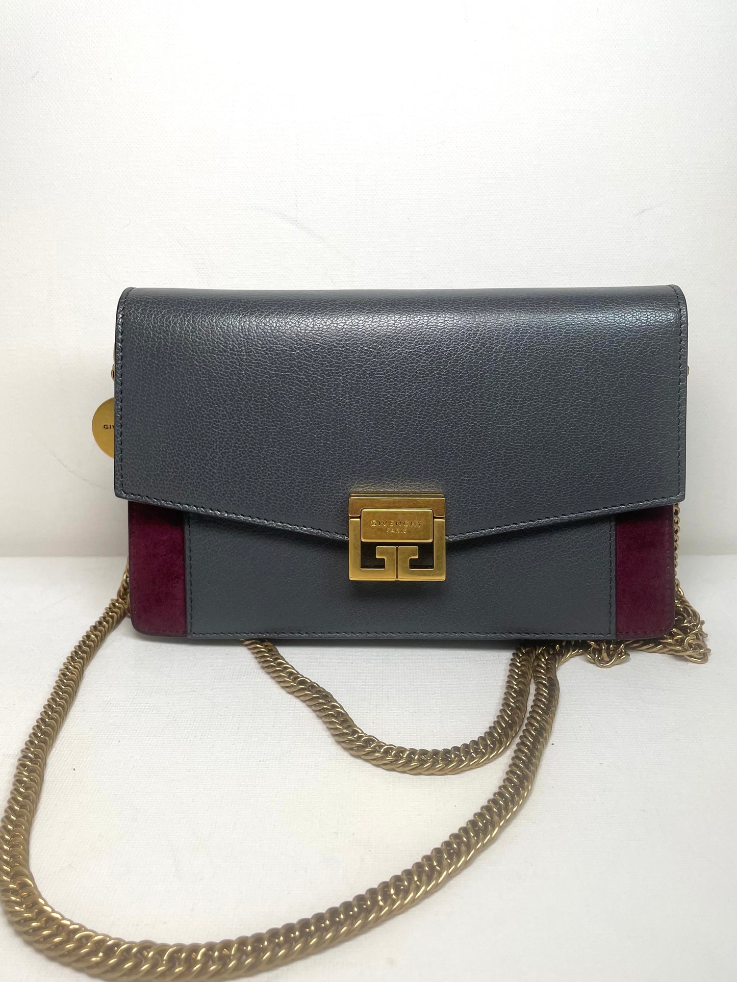 Preloved Givenchy GV3 Wallet on Chain