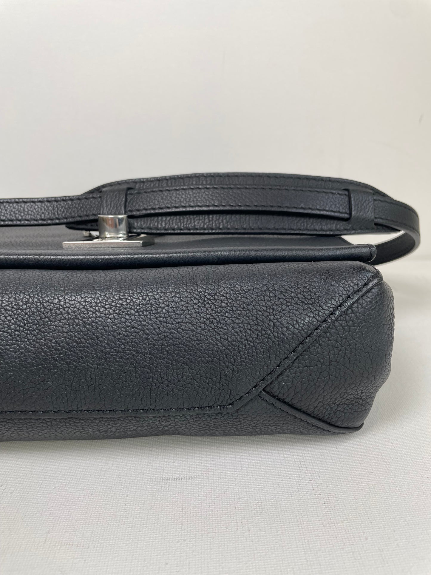Preloved Louis Vuitton Lock Me II BB bag, Small
