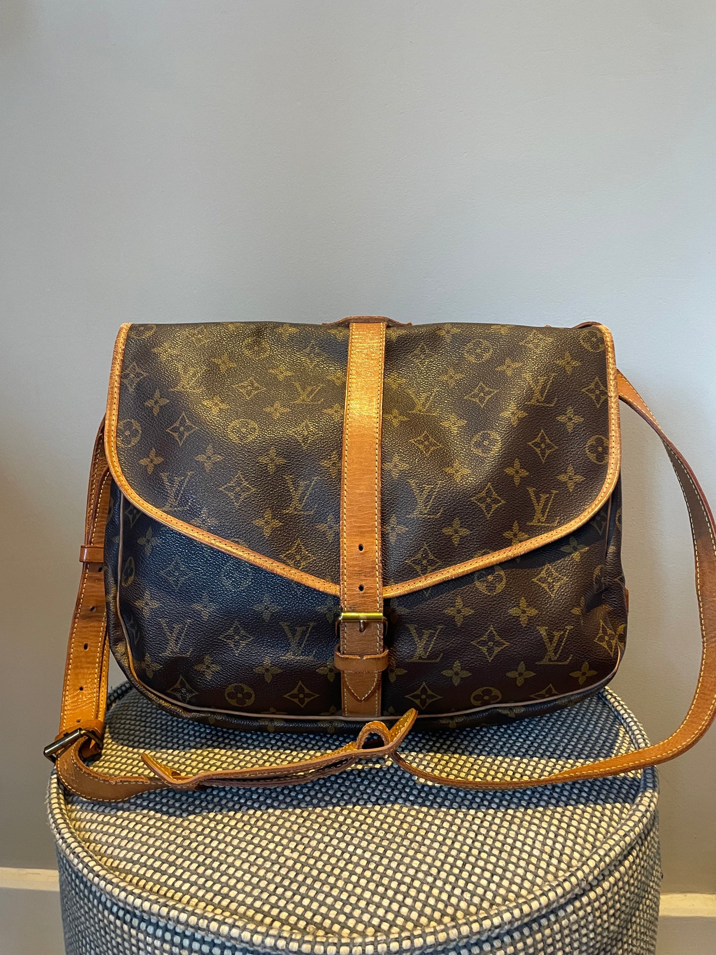 Preloved Vintage Louis Vuitton Saumur 35 Messenger Bag, large