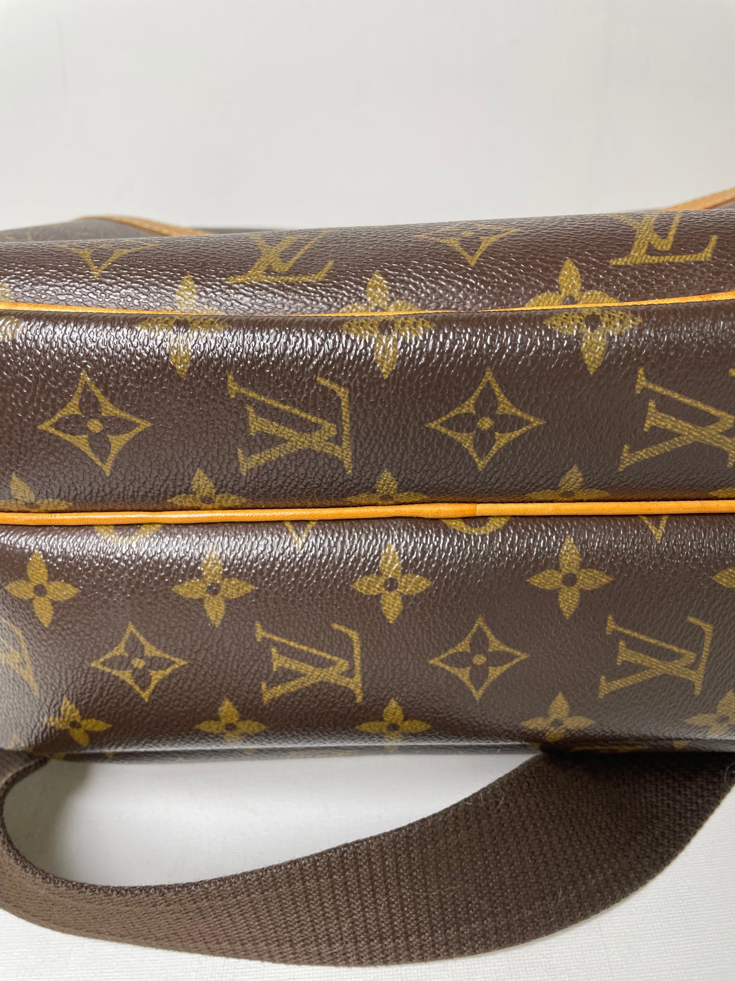 Preloved, Vintage Louis Vuitton Reporter Shoulder Bag, PM