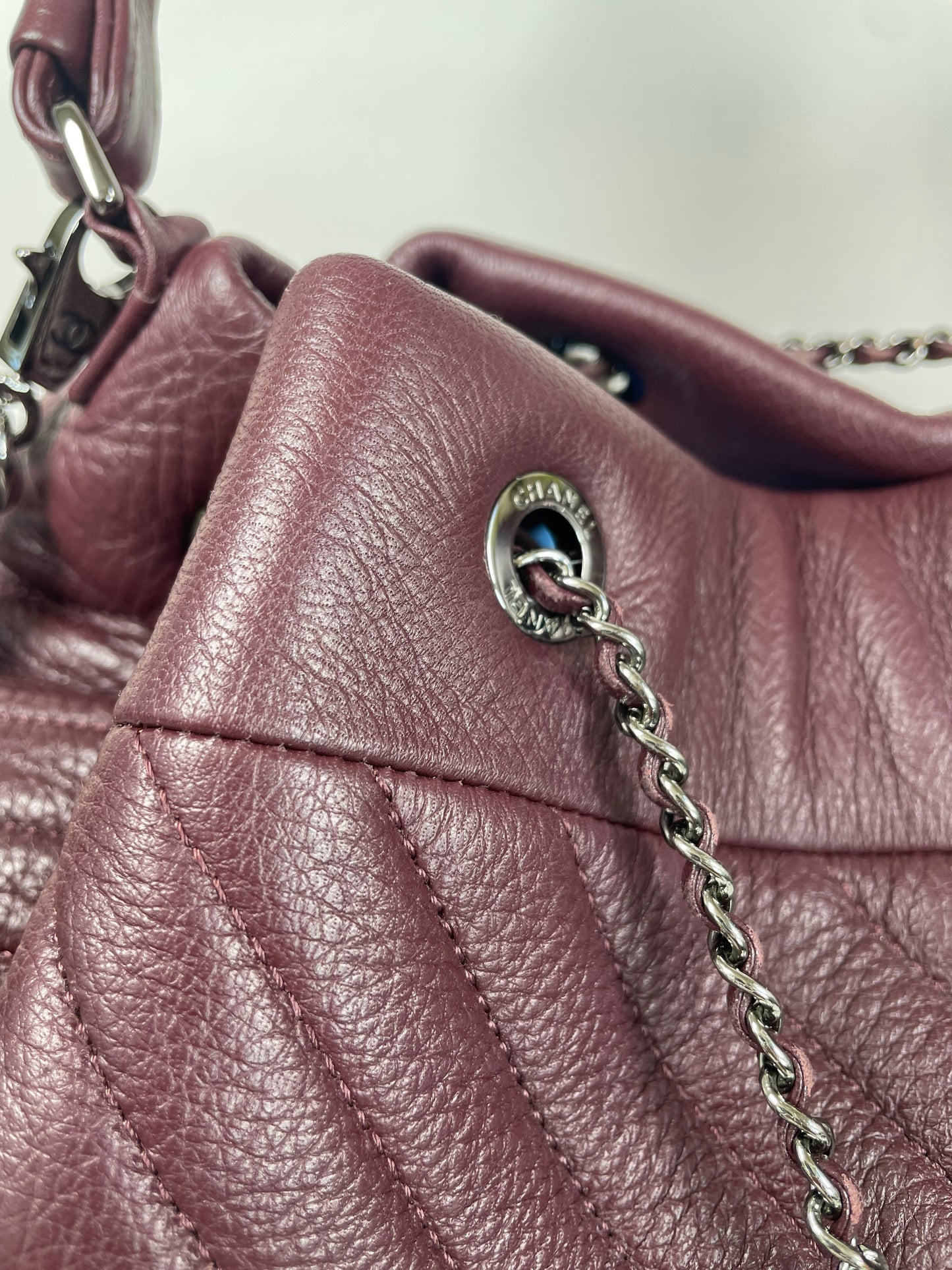 Preloved Chanel CC Gabriel Chevron Bucket Bag, Large