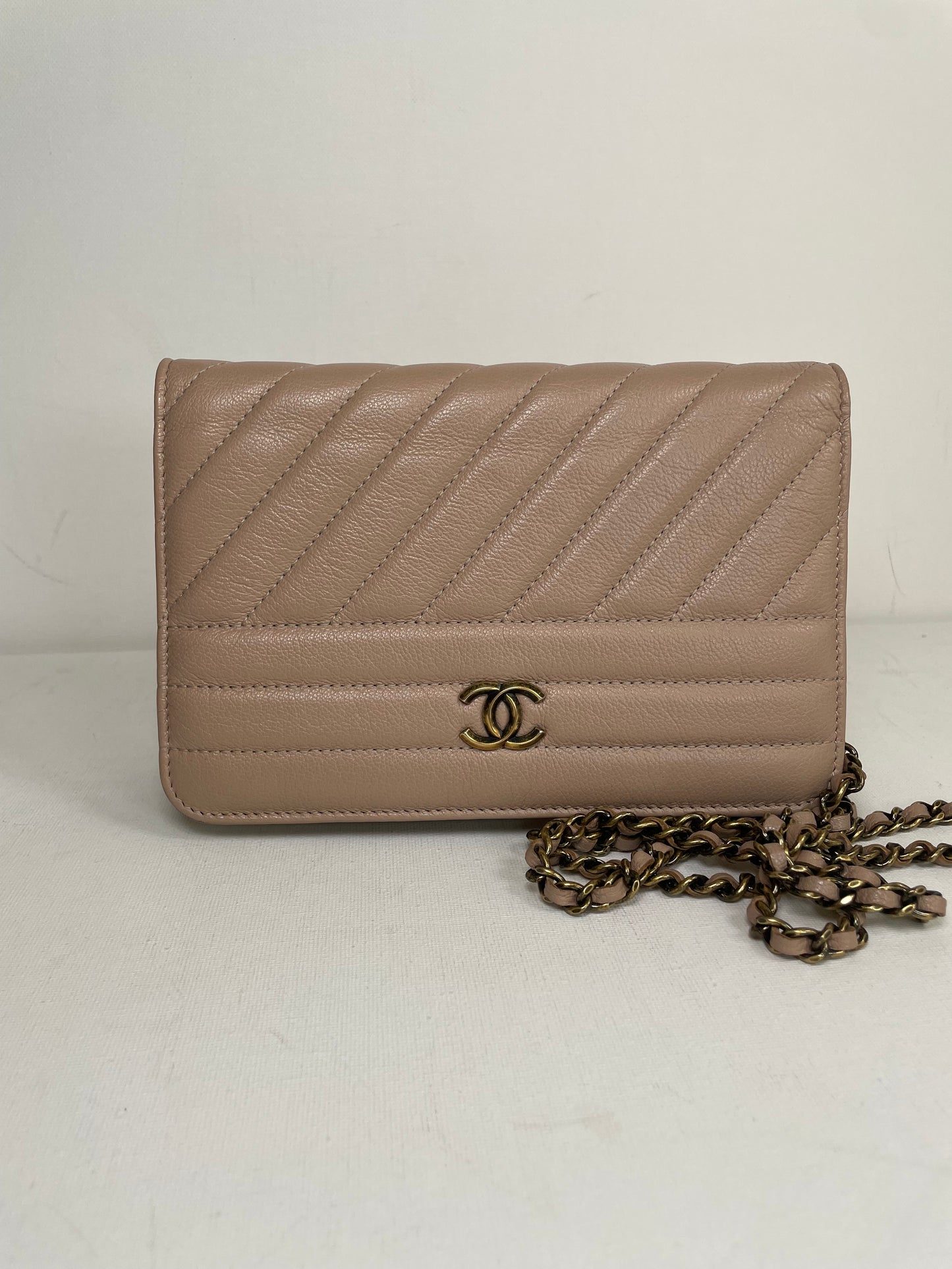 Preloved Chanel Diagonal Quilted Wallet On Chain, WOC