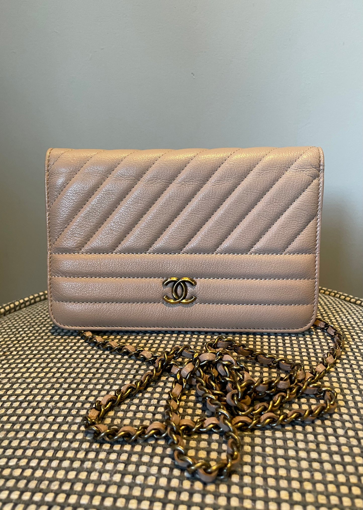 Preloved Chanel Diagonal Quilted Wallet On Chain, WOC
