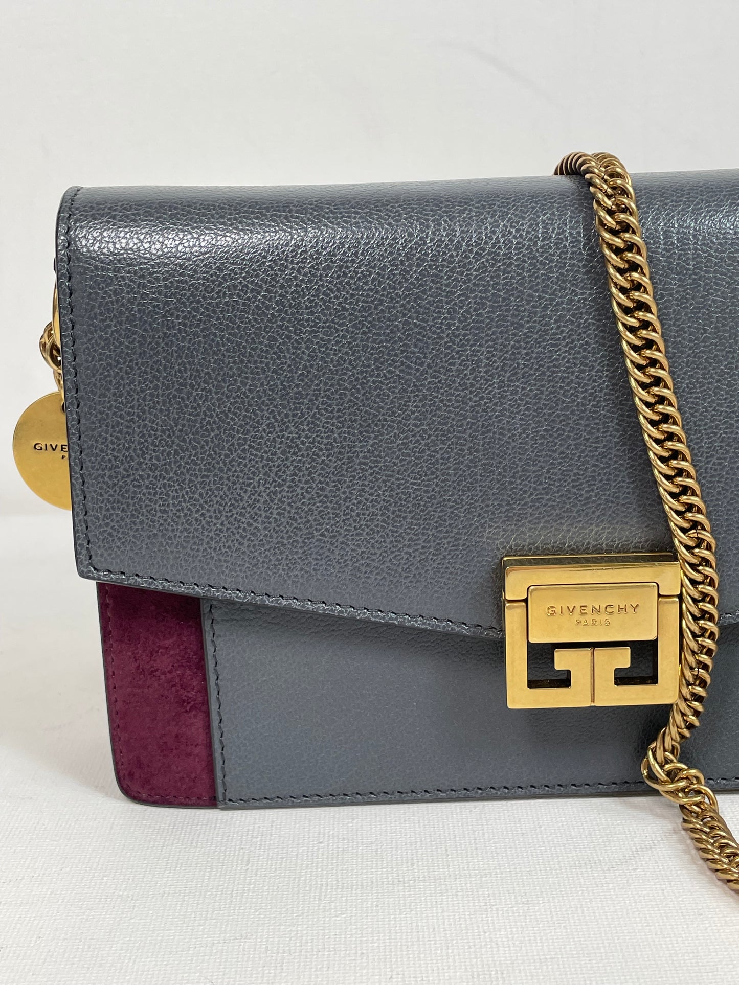 Preloved Givenchy GV3 Wallet on Chain