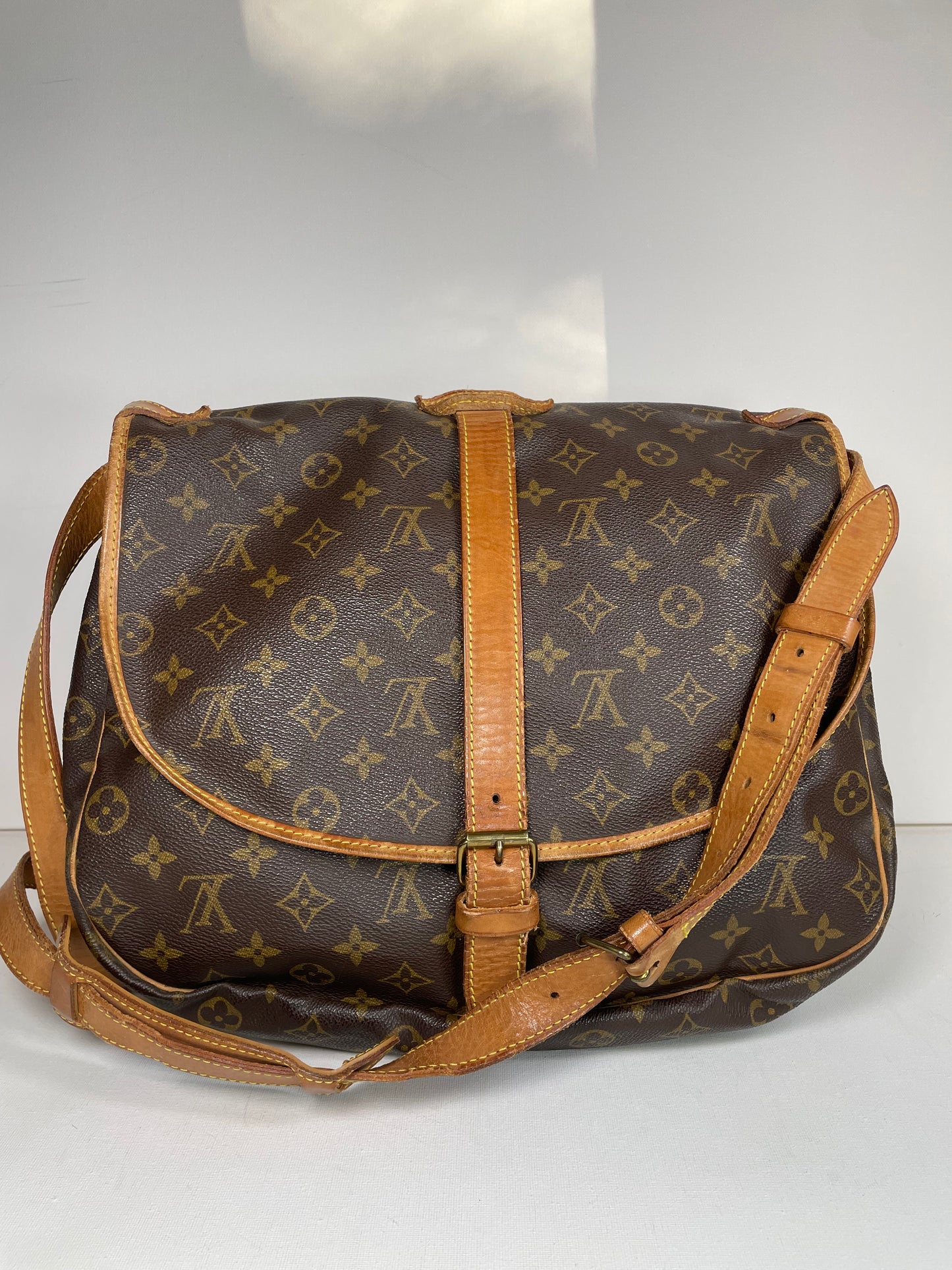 Preloved Vintage Louis Vuitton Saumur 35 Messenger Bag, large