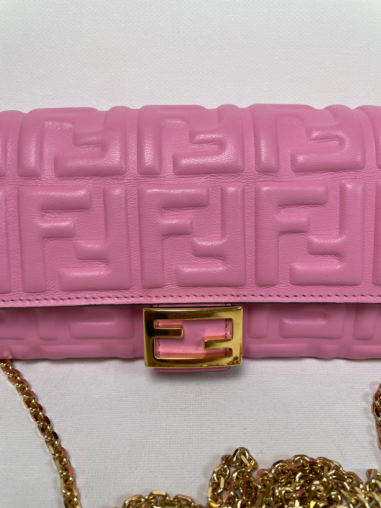 Preloved Fendi FF Embossed Continental Chain Wallet