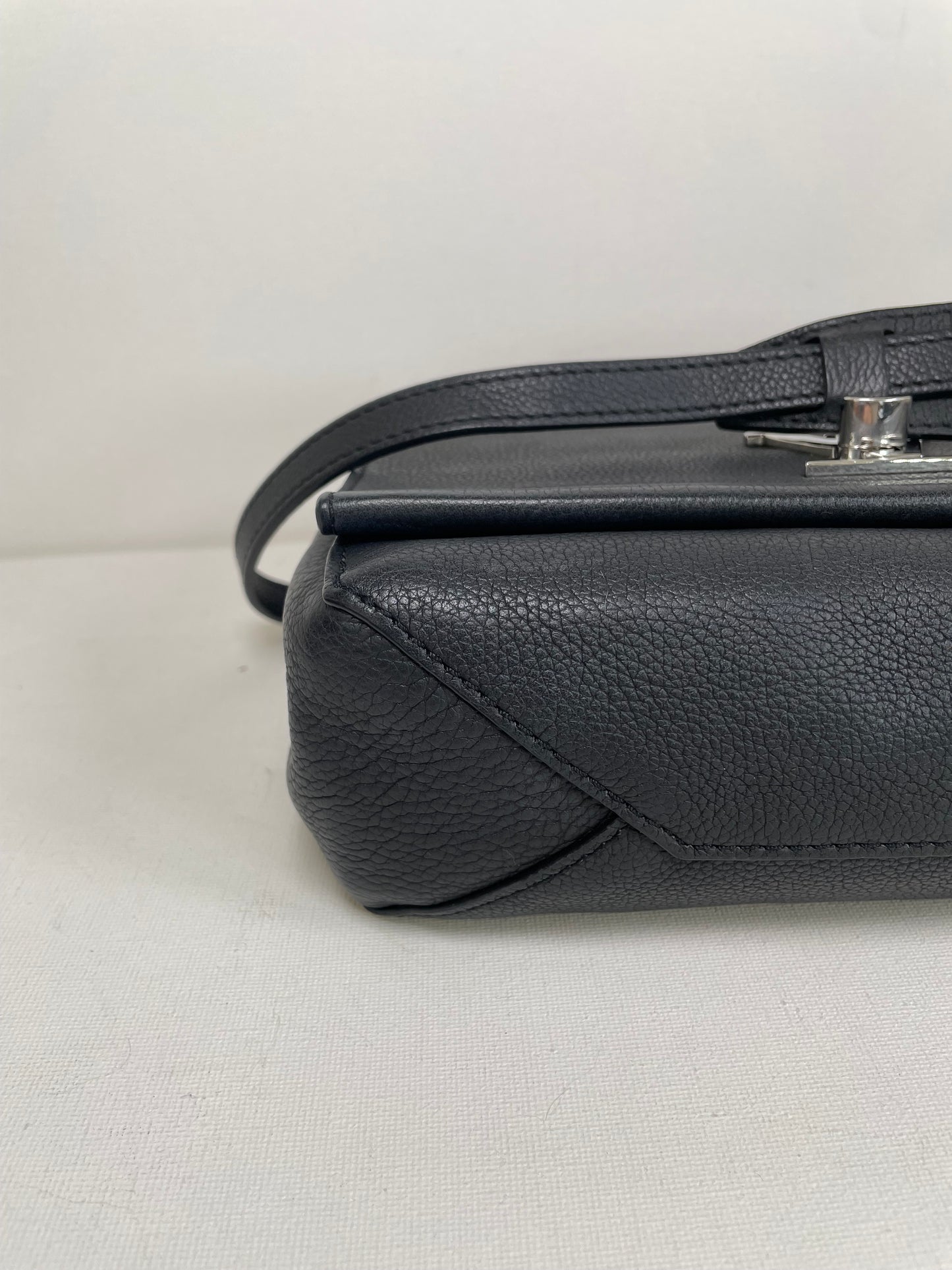 Preloved Louis Vuitton Lock Me II BB bag, Small