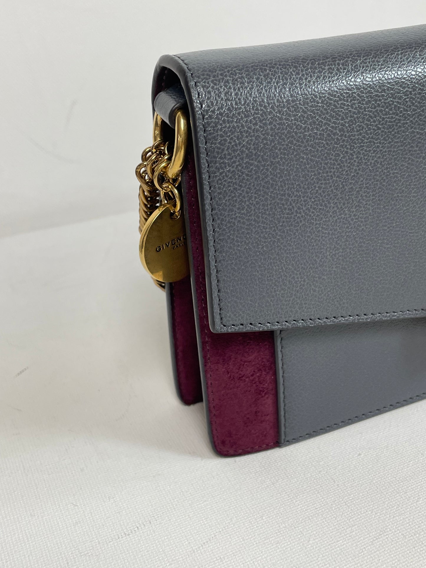 Preloved Givenchy GV3 Wallet on Chain