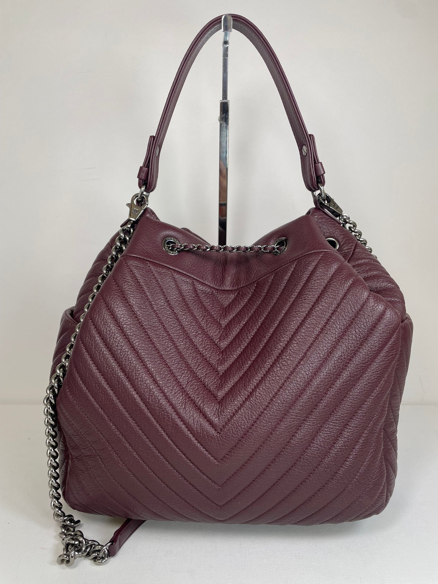 Preloved Chanel CC Gabriel Chevron Bucket Bag, Large