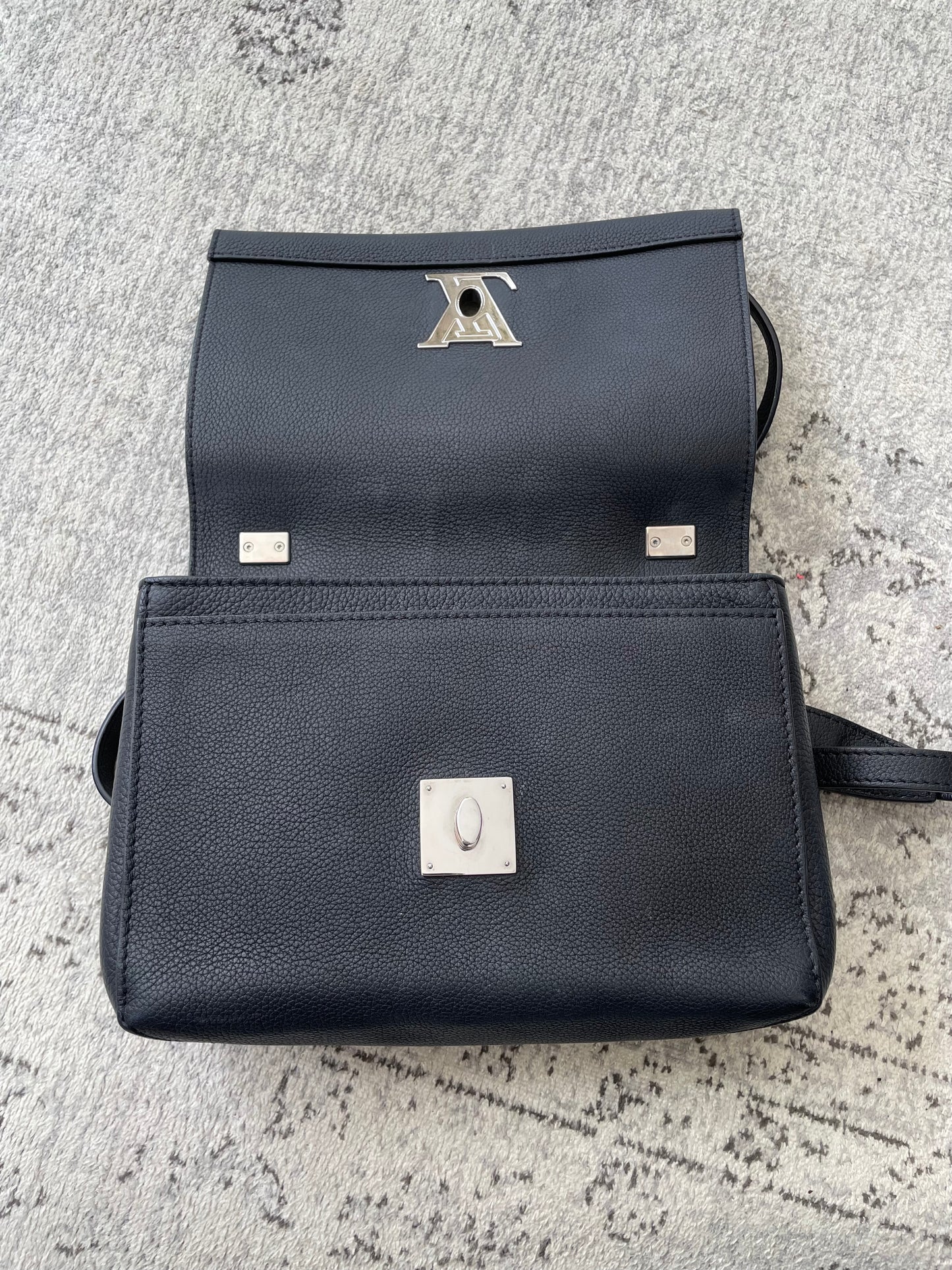Preloved Louis Vuitton Lock Me II BB bag, Small