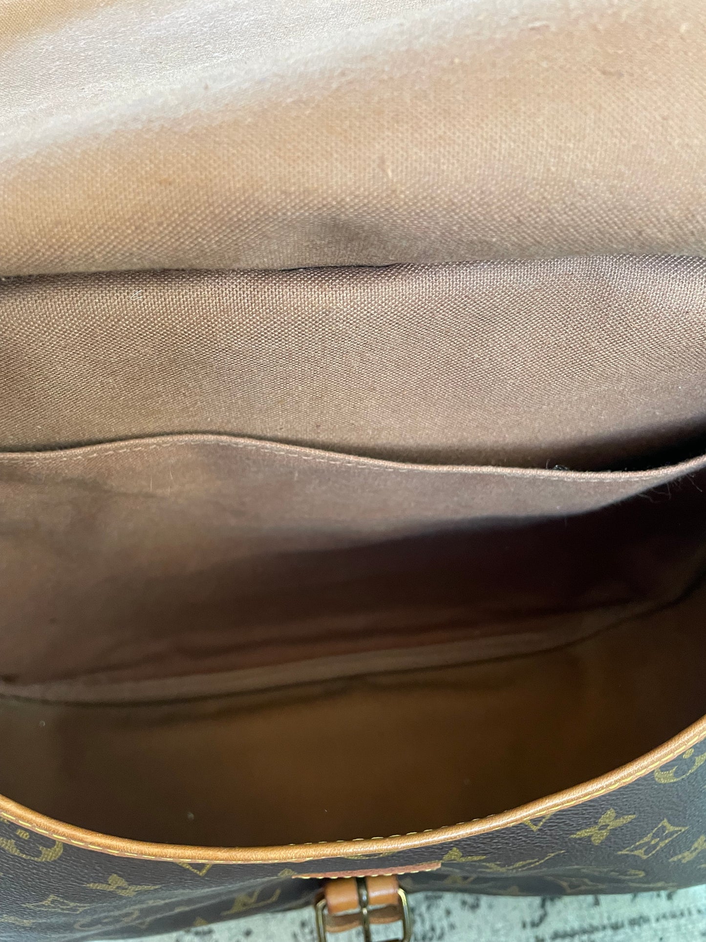 Preloved Vintage Louis Vuitton Saumur 35 Messenger Bag, large