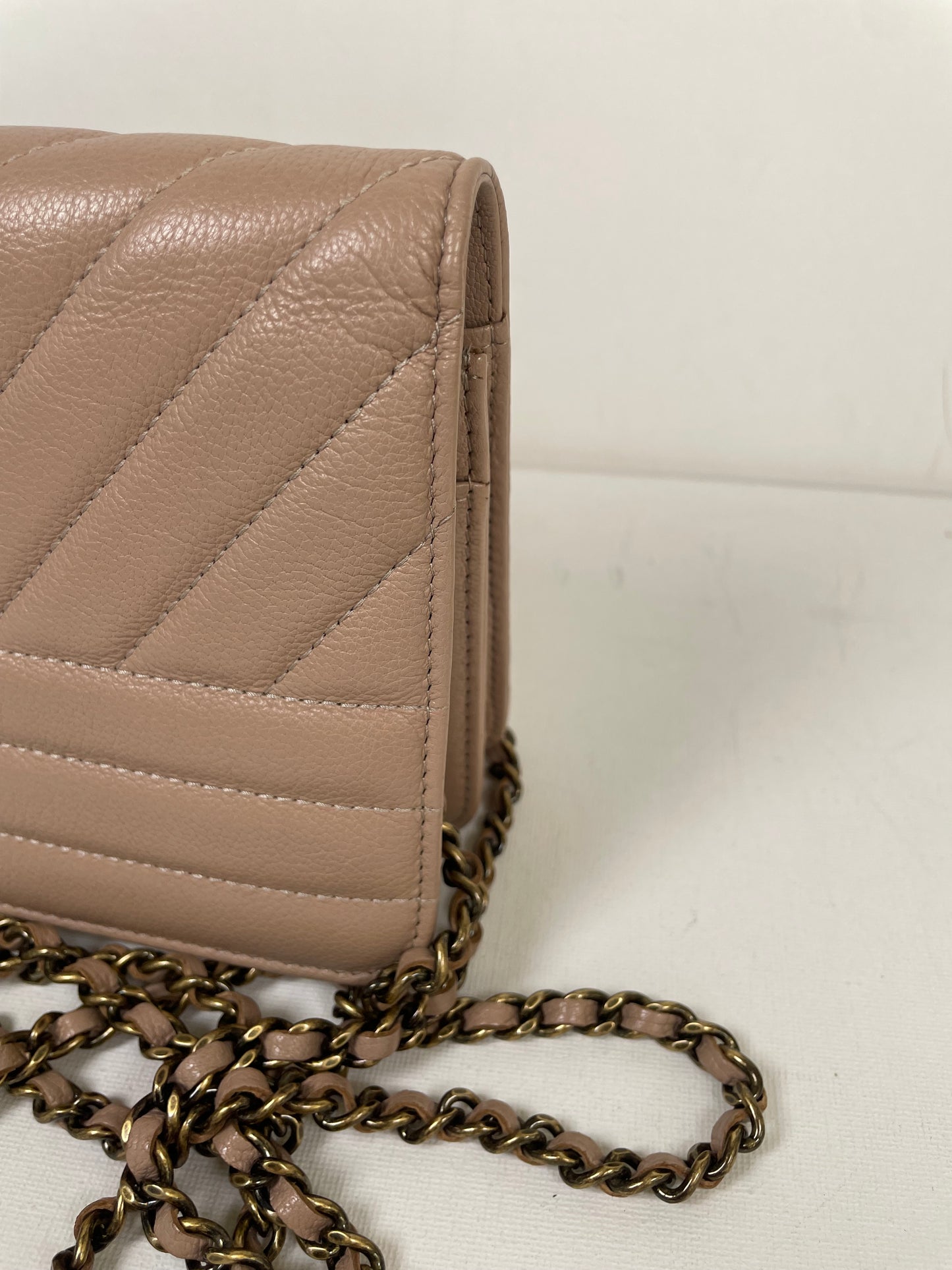Preloved Chanel Diagonal Quilted Wallet On Chain, WOC