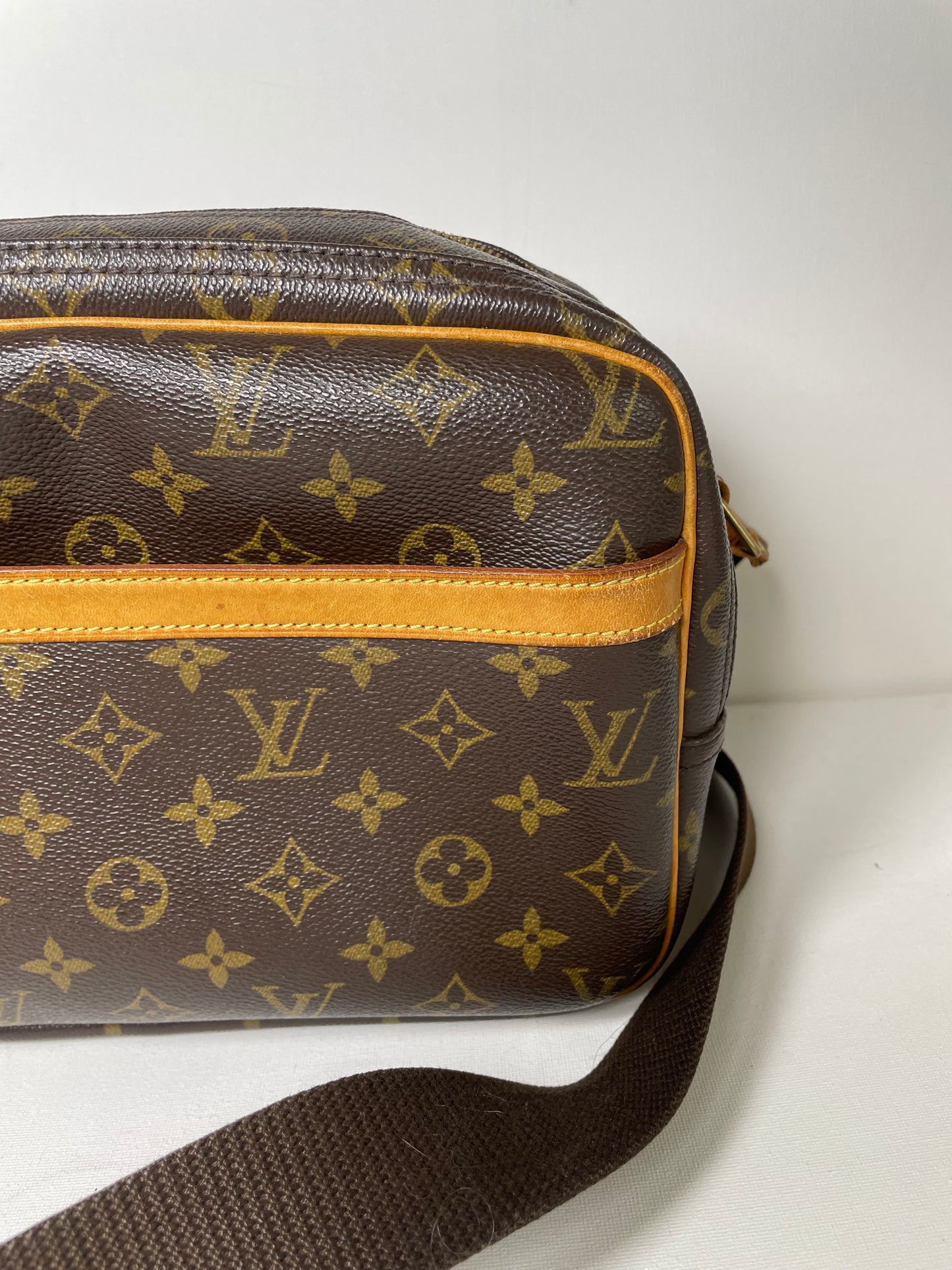 Preloved, Vintage Louis Vuitton Reporter Shoulder Bag, PM
