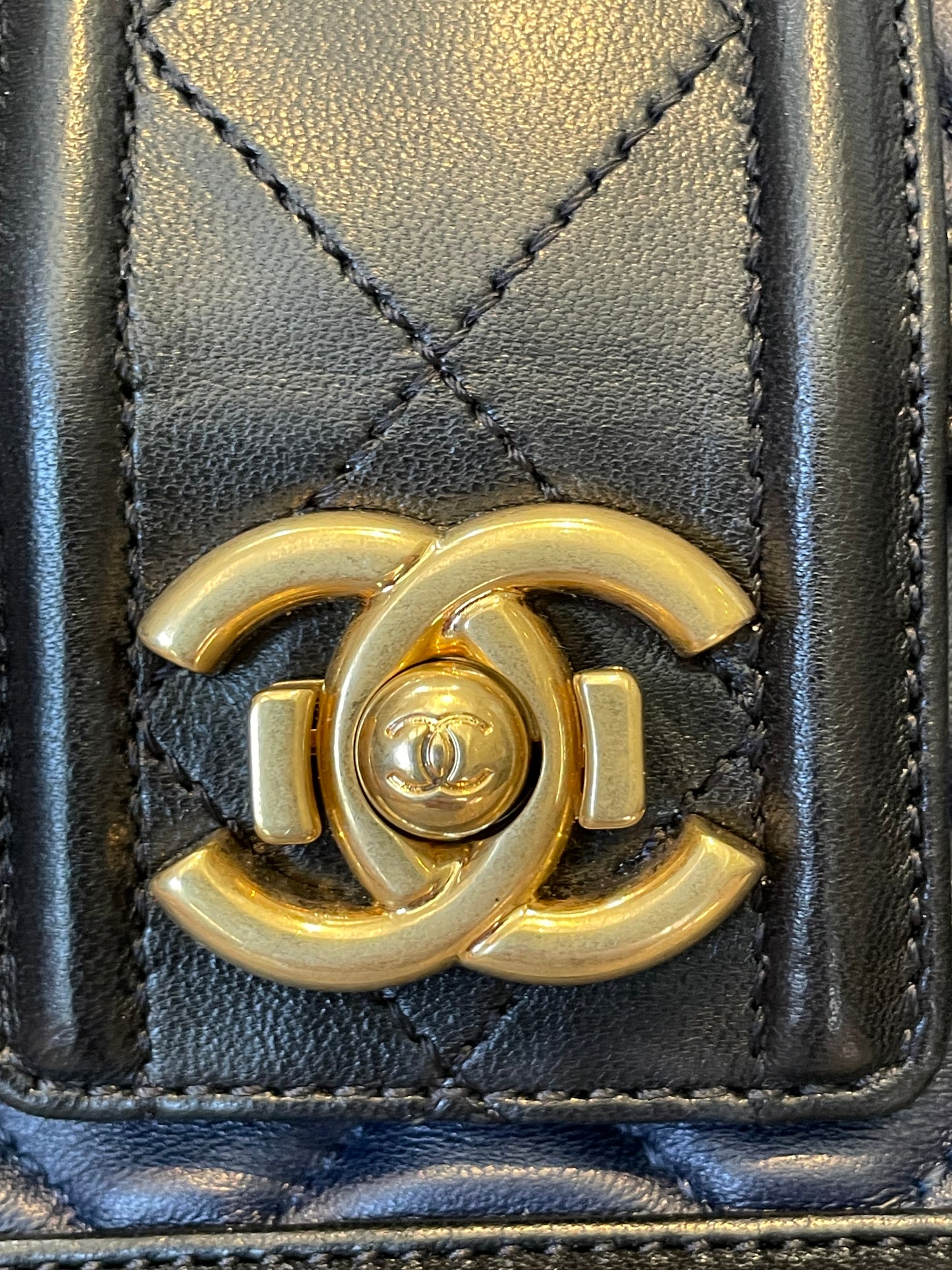 Preloved Chanel Lambskin Quilted Elegant CC Flap, Medium