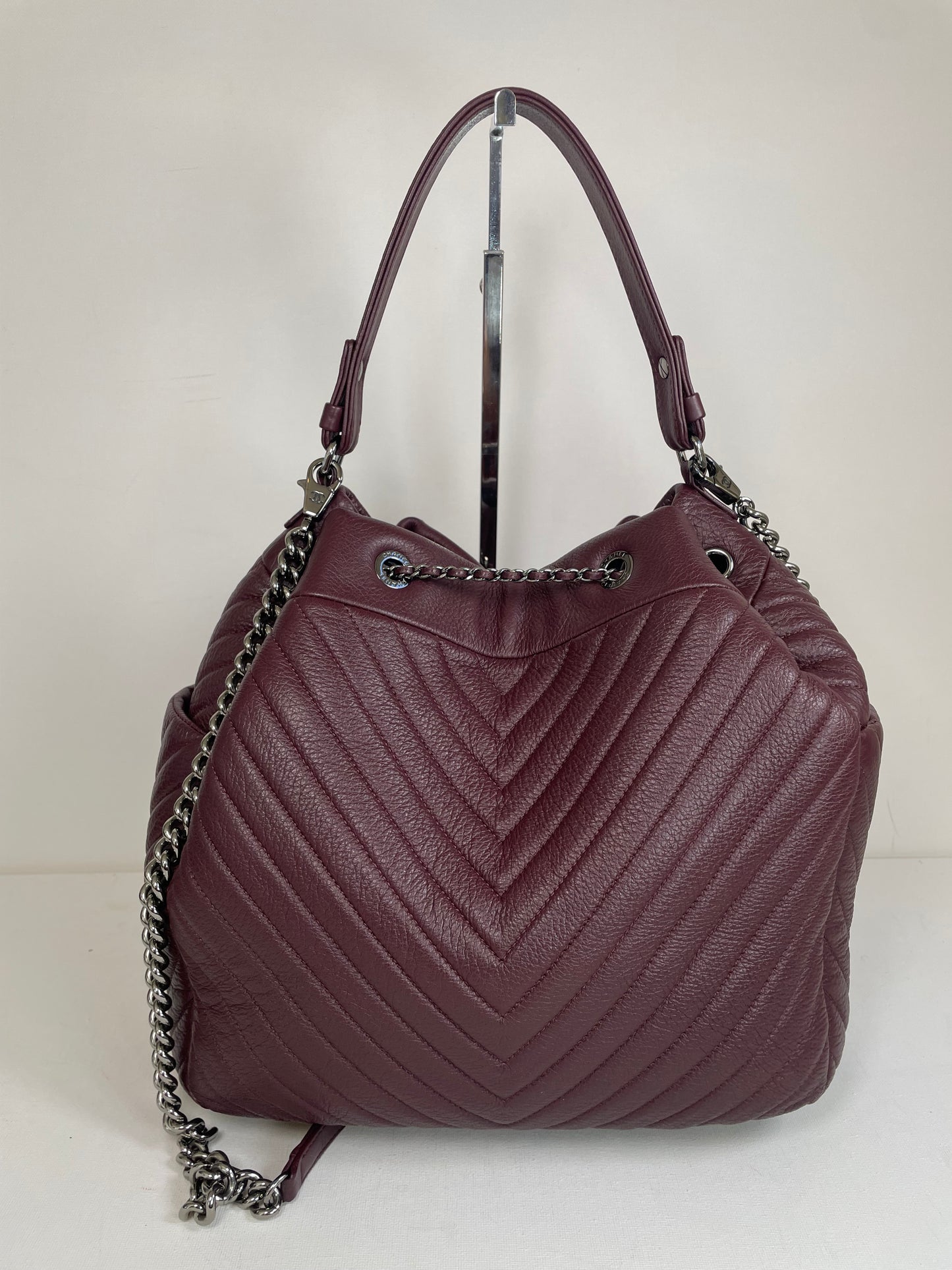 Preloved Chanel CC Gabriel Chevron Bucket Bag, Large