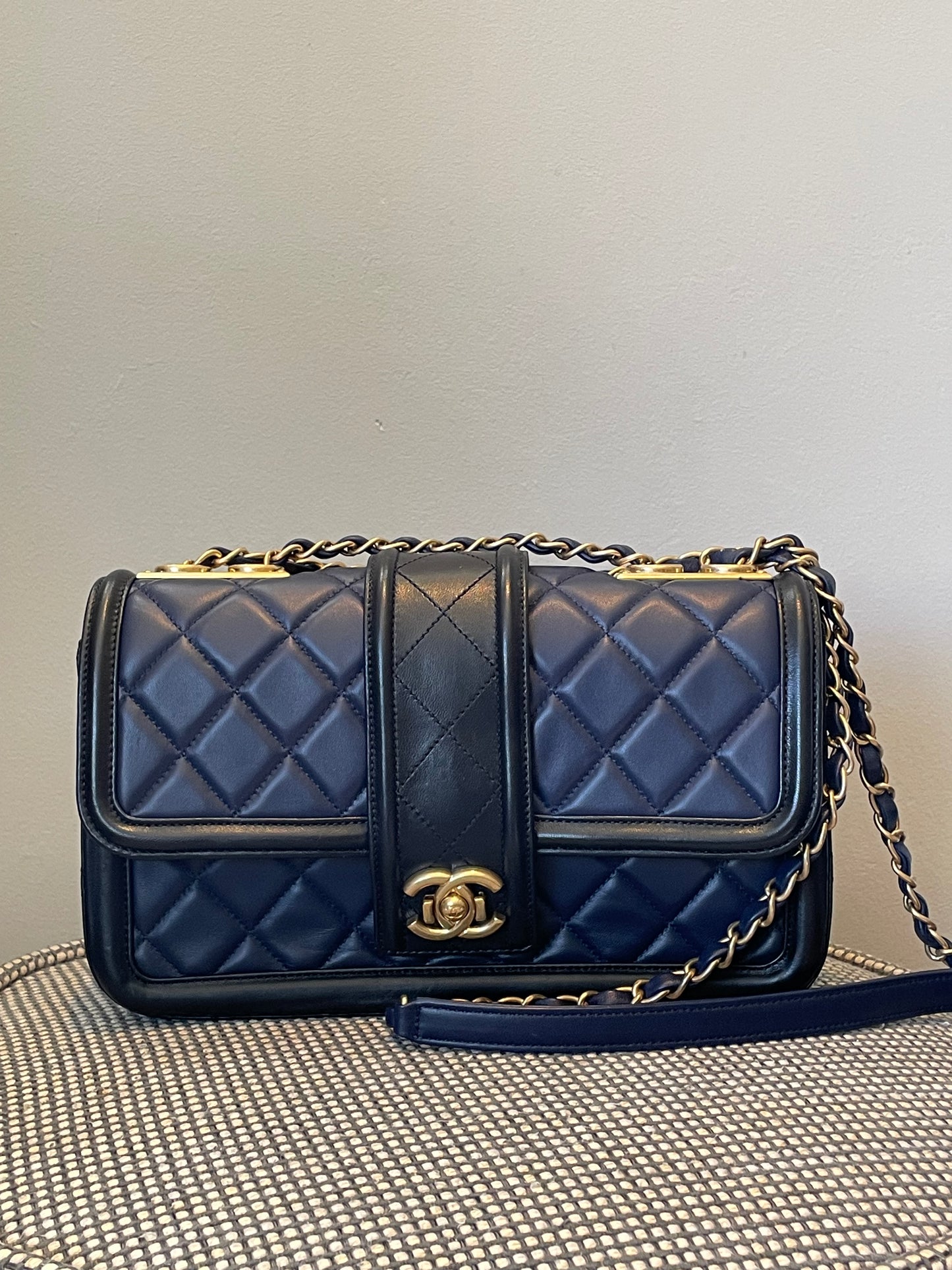 Preloved Chanel Lambskin Quilted Elegant CC Flap, Medium