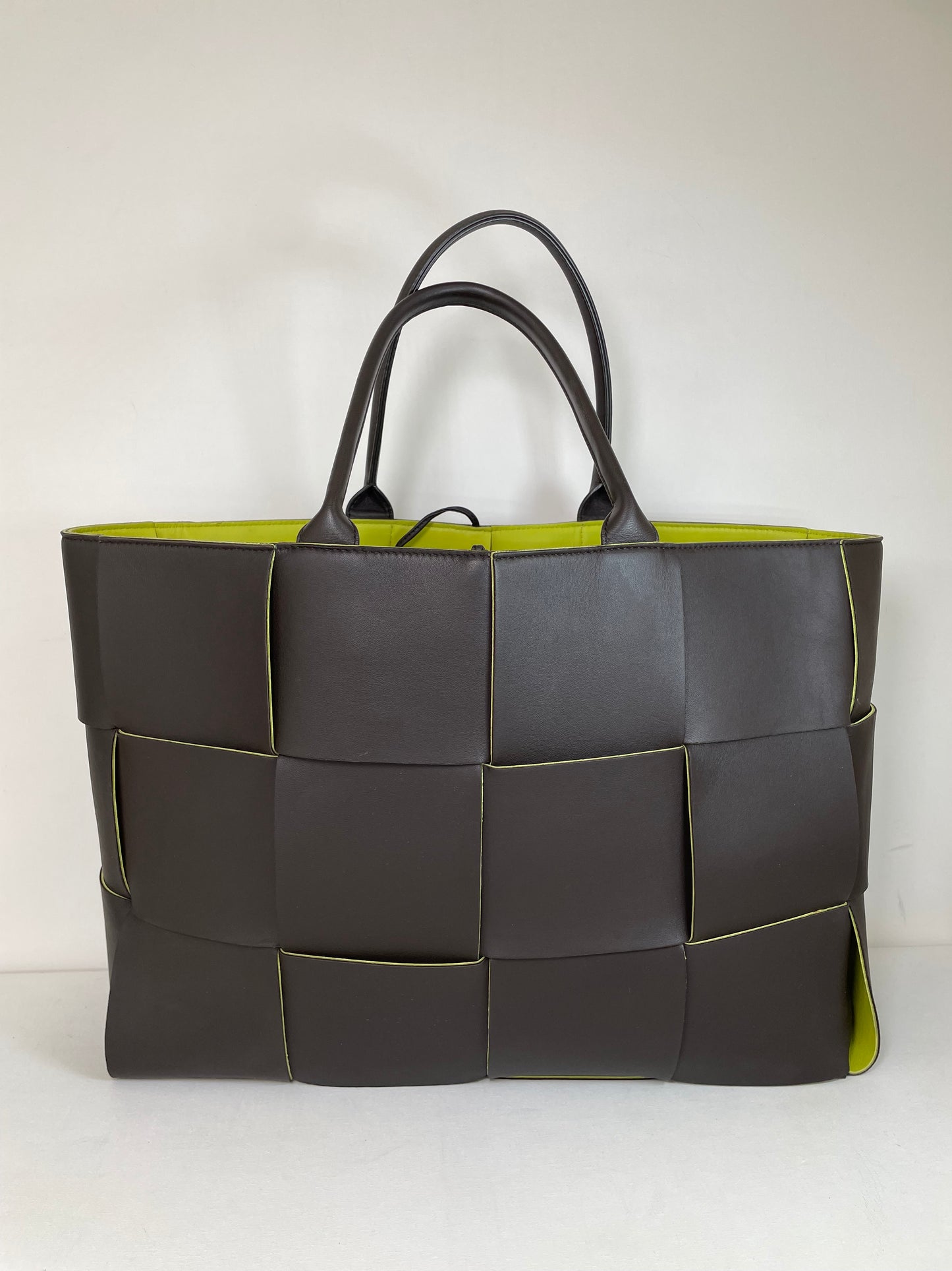 Preloved Bottega Veneta Maxi Intrecciato Arco Tote, Large