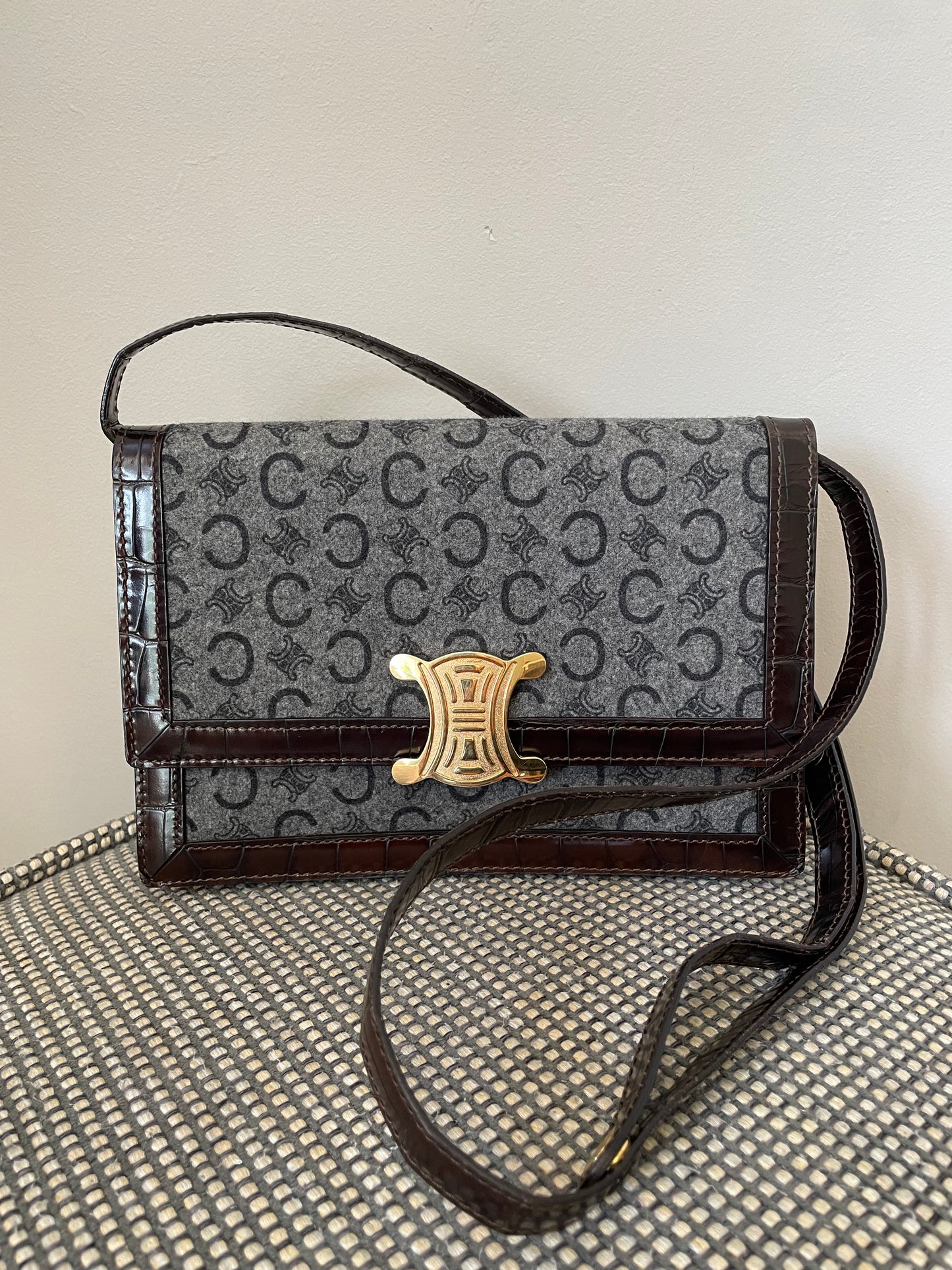 Preloved Celine C Triomphe Shoulder Bag