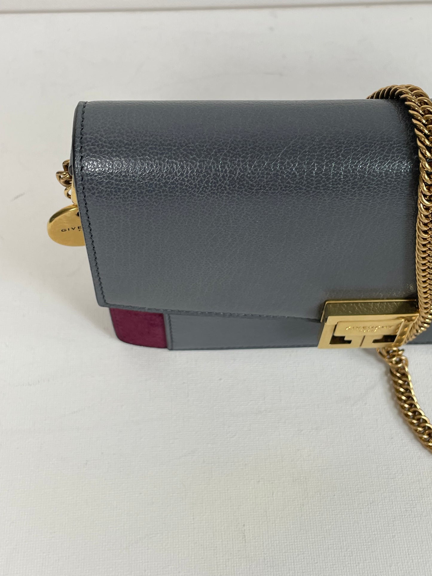 Preloved Givenchy GV3 Wallet on Chain