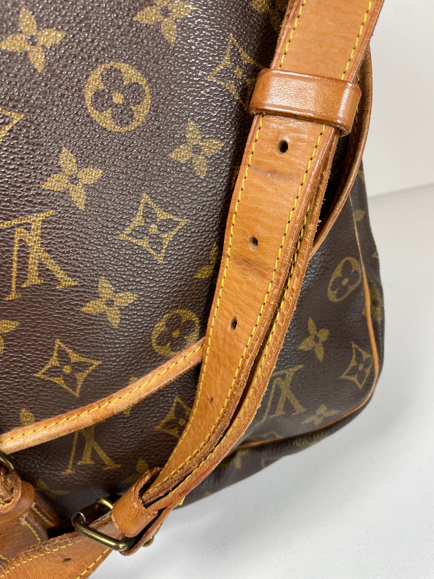 Preloved Vintage Louis Vuitton Saumur 35 Messenger Bag, large