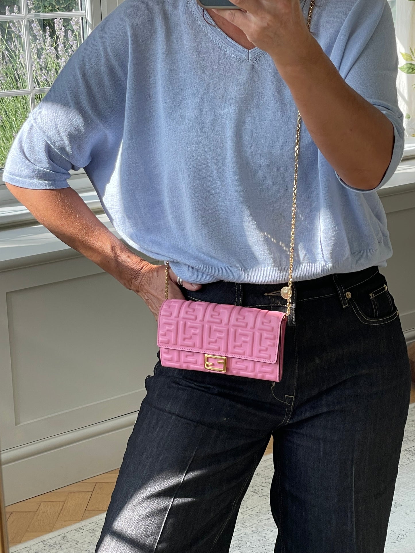 Preloved Fendi FF Embossed Continental Chain Wallet