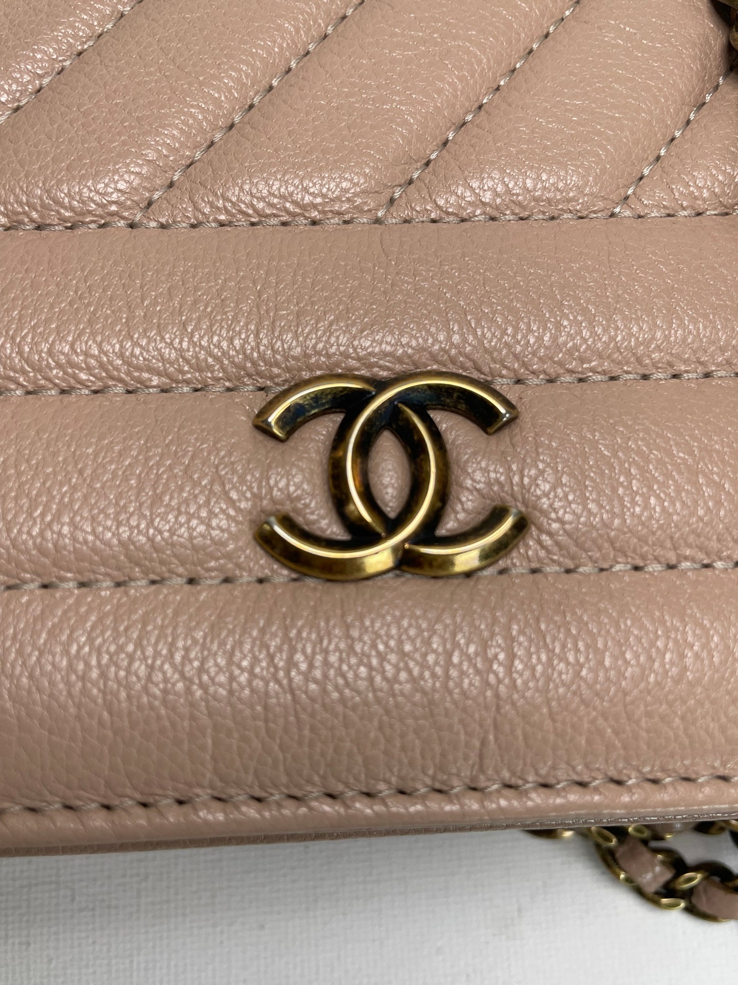 Preloved Chanel Diagonal Quilted Wallet On Chain, WOC