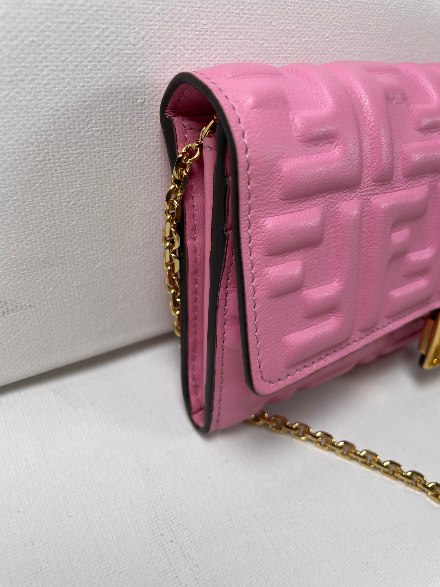 Preloved Fendi FF Embossed Continental Chain Wallet