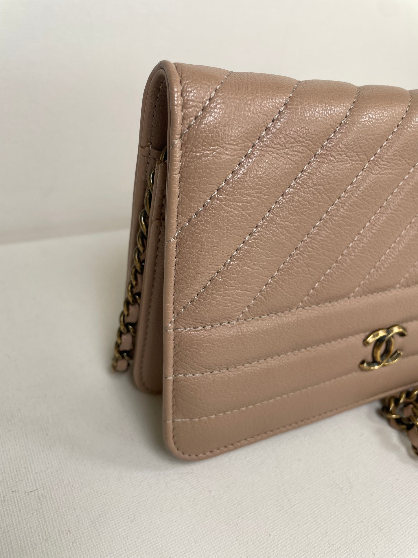 Preloved Chanel Diagonal Quilted Wallet On Chain, WOC