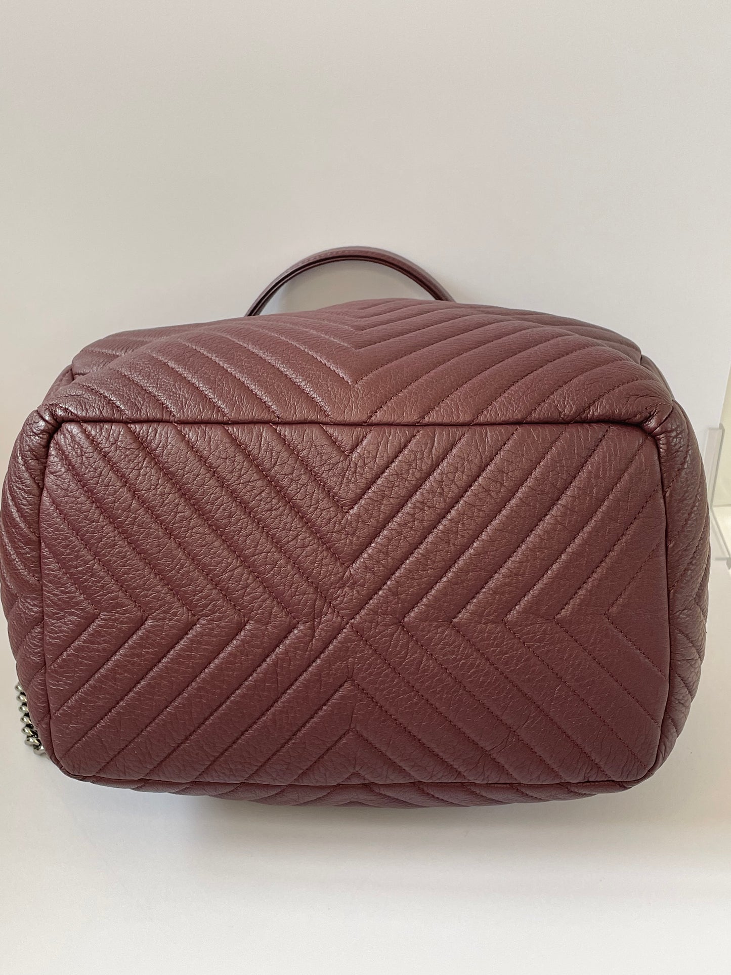 Preloved Chanel CC Gabriel Chevron Bucket Bag, Large