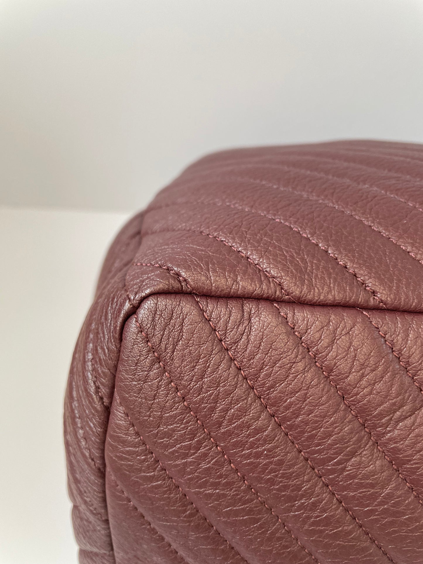 Preloved Chanel CC Gabriel Chevron Bucket Bag, Large